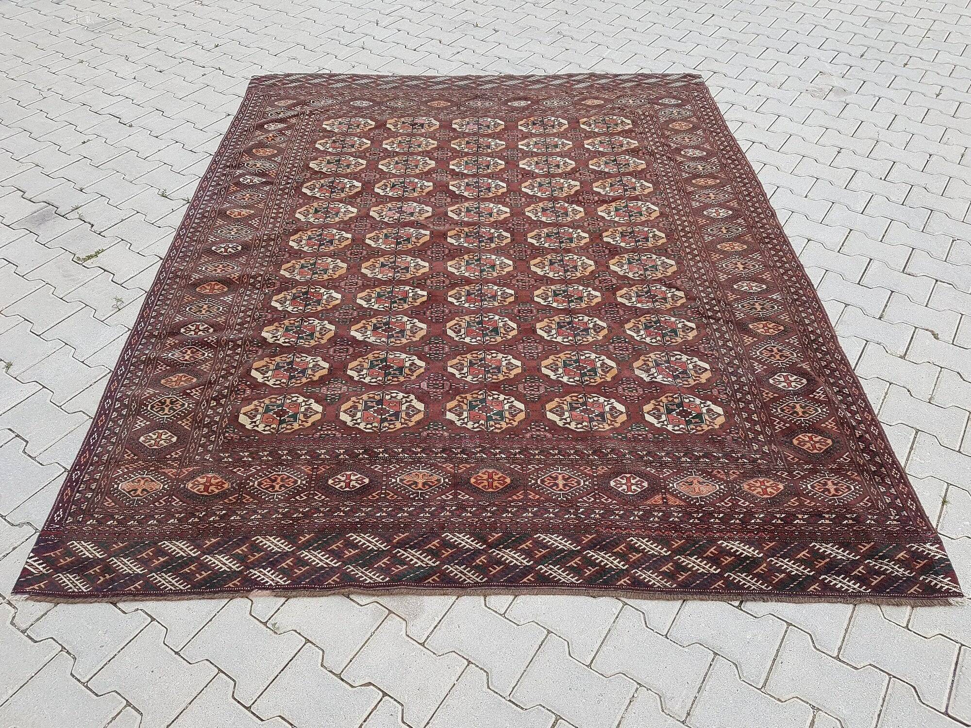 Vintage Turkish handmade rug 208x262 cm