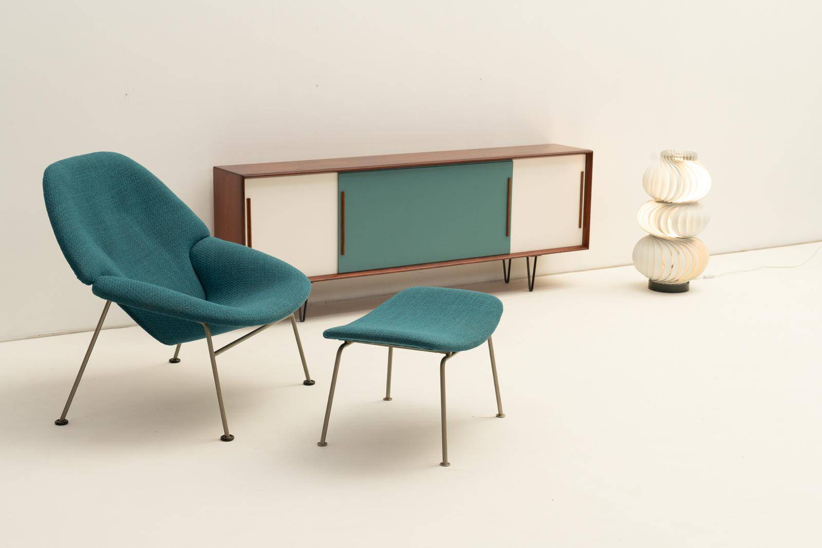 Scandinavian low sideboard 3 doors