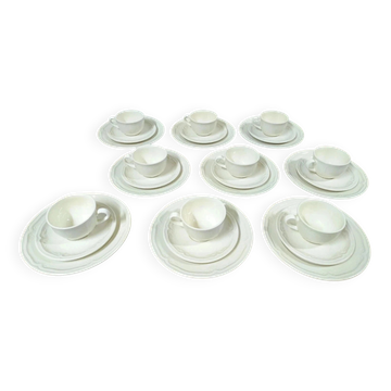 Set of 9 Villeroy and Boch Cortina mugs