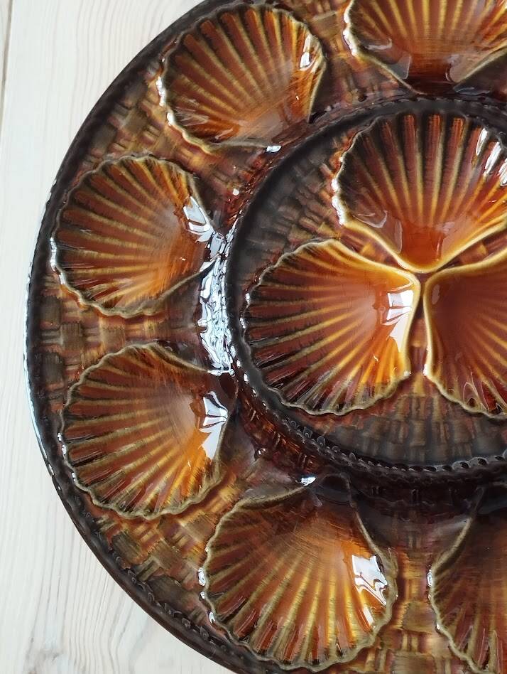 large earthenware dish for oysters or scallops