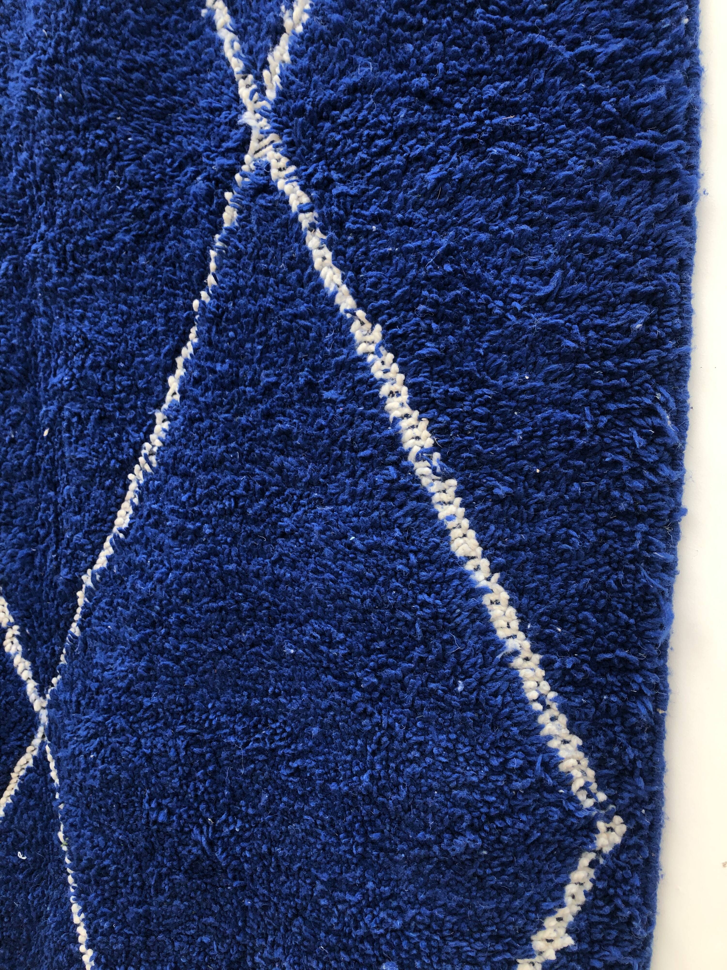 Moroccan Berber carpet Beni Ouarain intense blue with white diamonds 2,51x1.65m