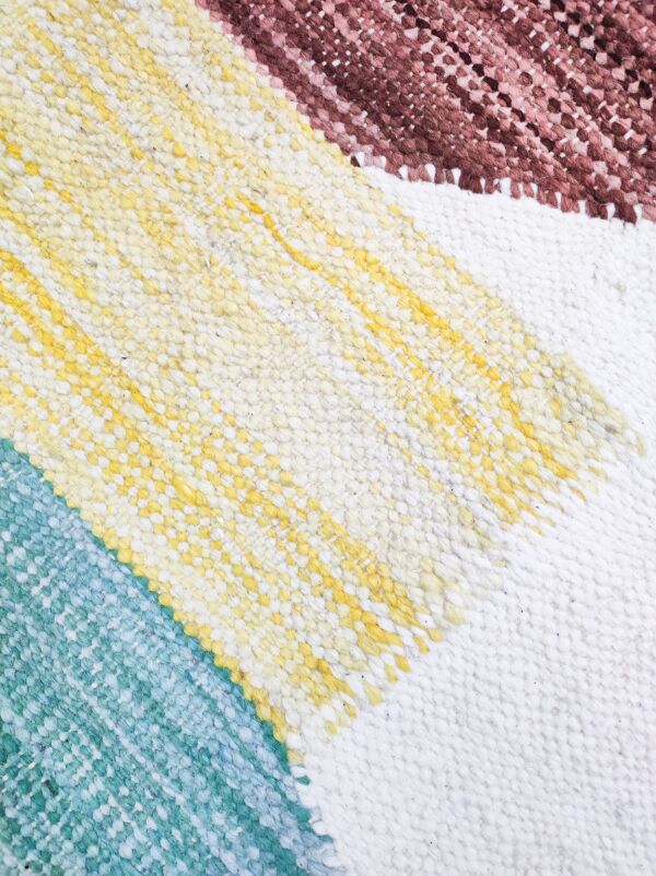 Kilim berbère marocain écru à motifs colorés 307x193cm