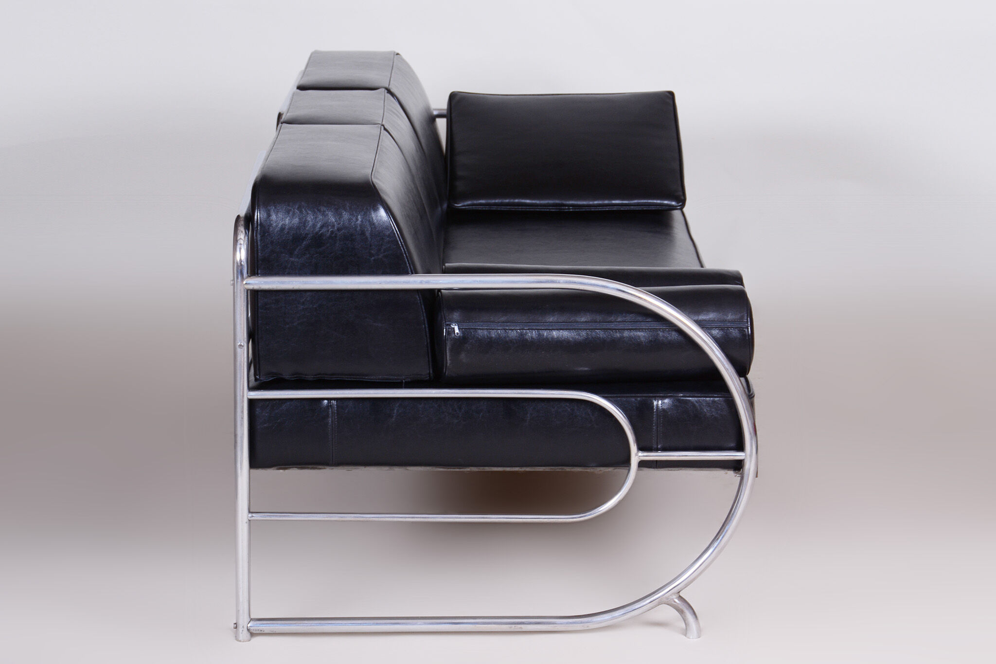 Fully Restored Bauhaus Black Leather Tubular Chrome Sofa by Robert Slezák, 1930s
