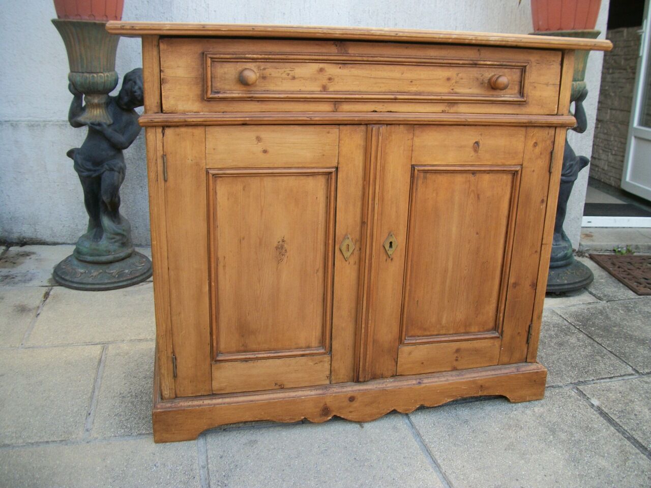 Buffet vitrine pin massif