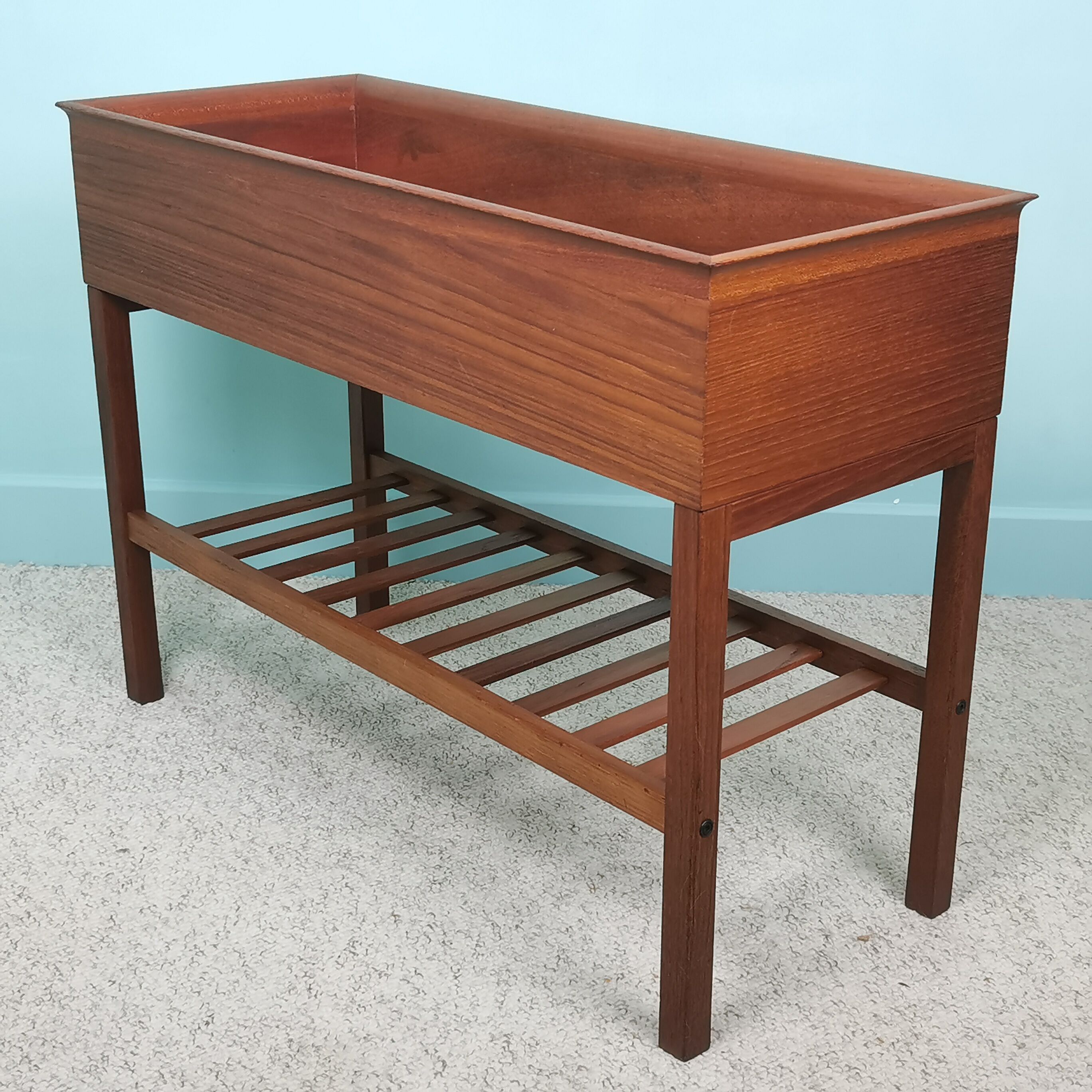 Danish teak gardener
