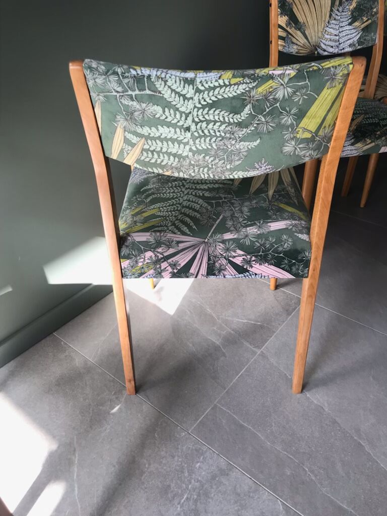 4 chaises vintage entièrement rénovées