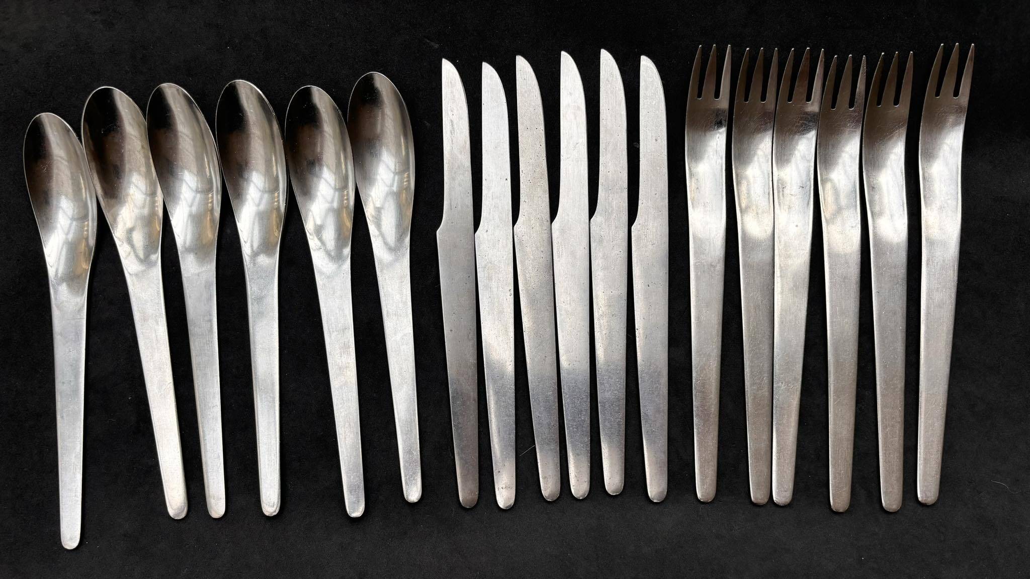 Set of 30 cutlery by Arne Jacobsen for Michelsen