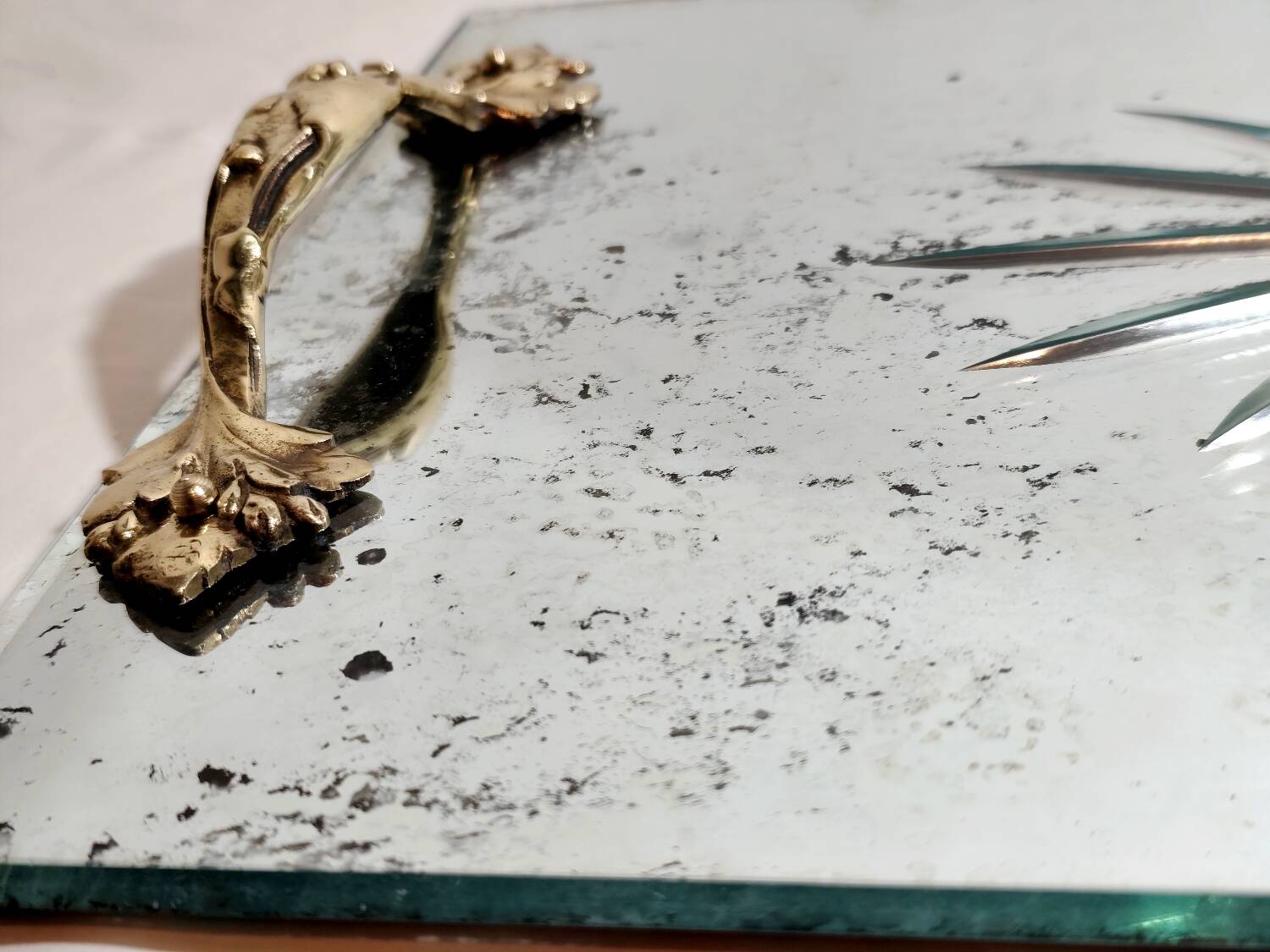 Bandeja de cristal. España, 1940s.