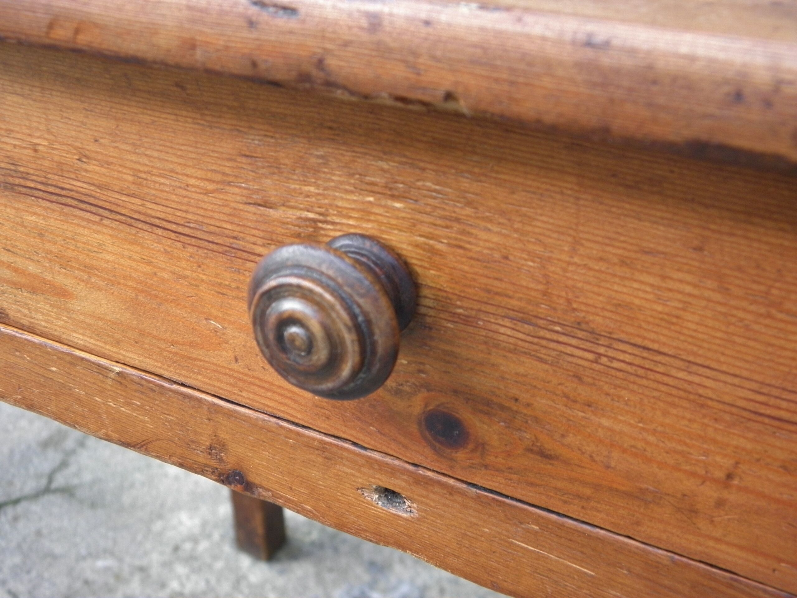 Farm table 110 x 61 cm