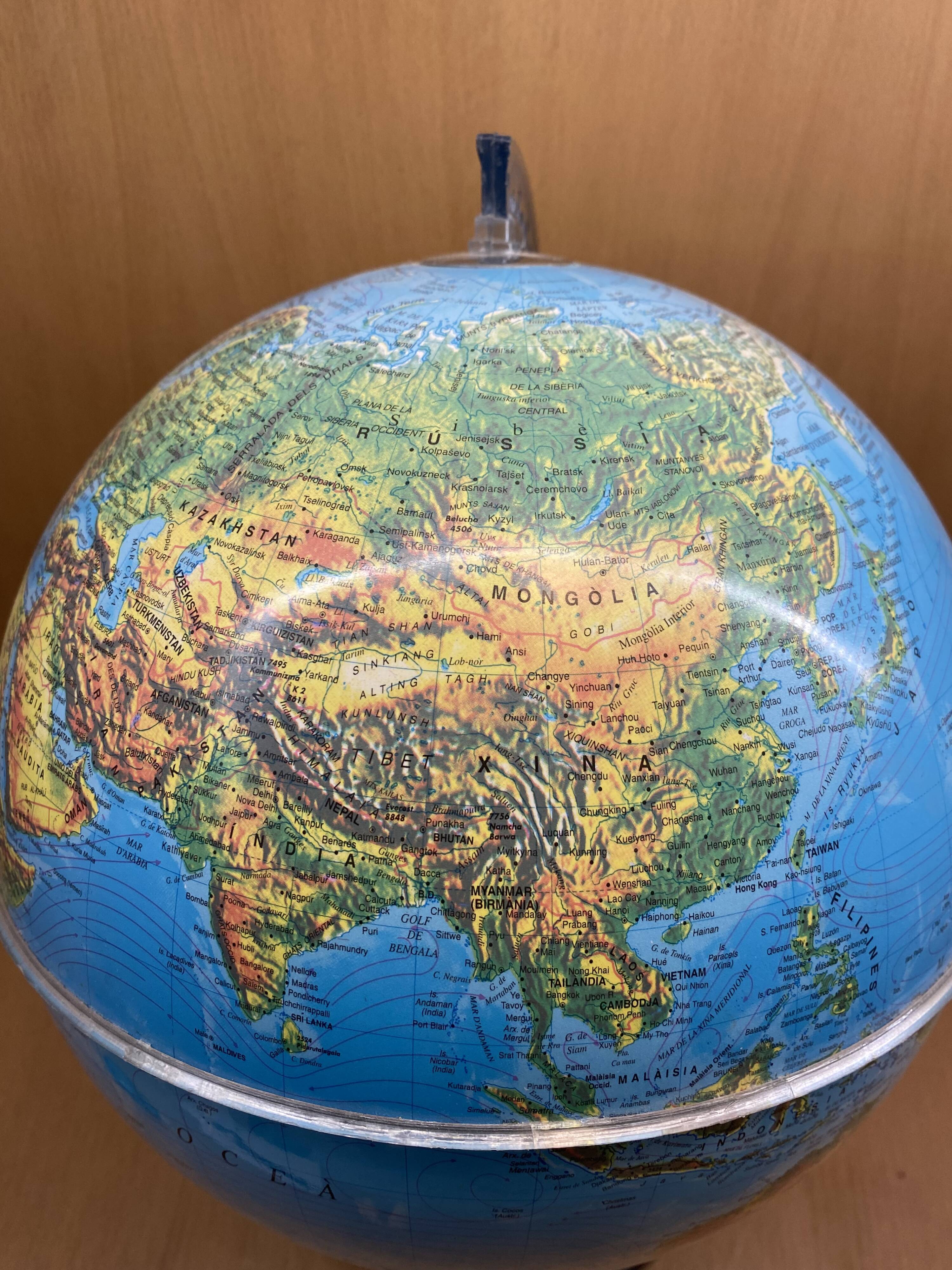 Catalan terrestrial globe 90s