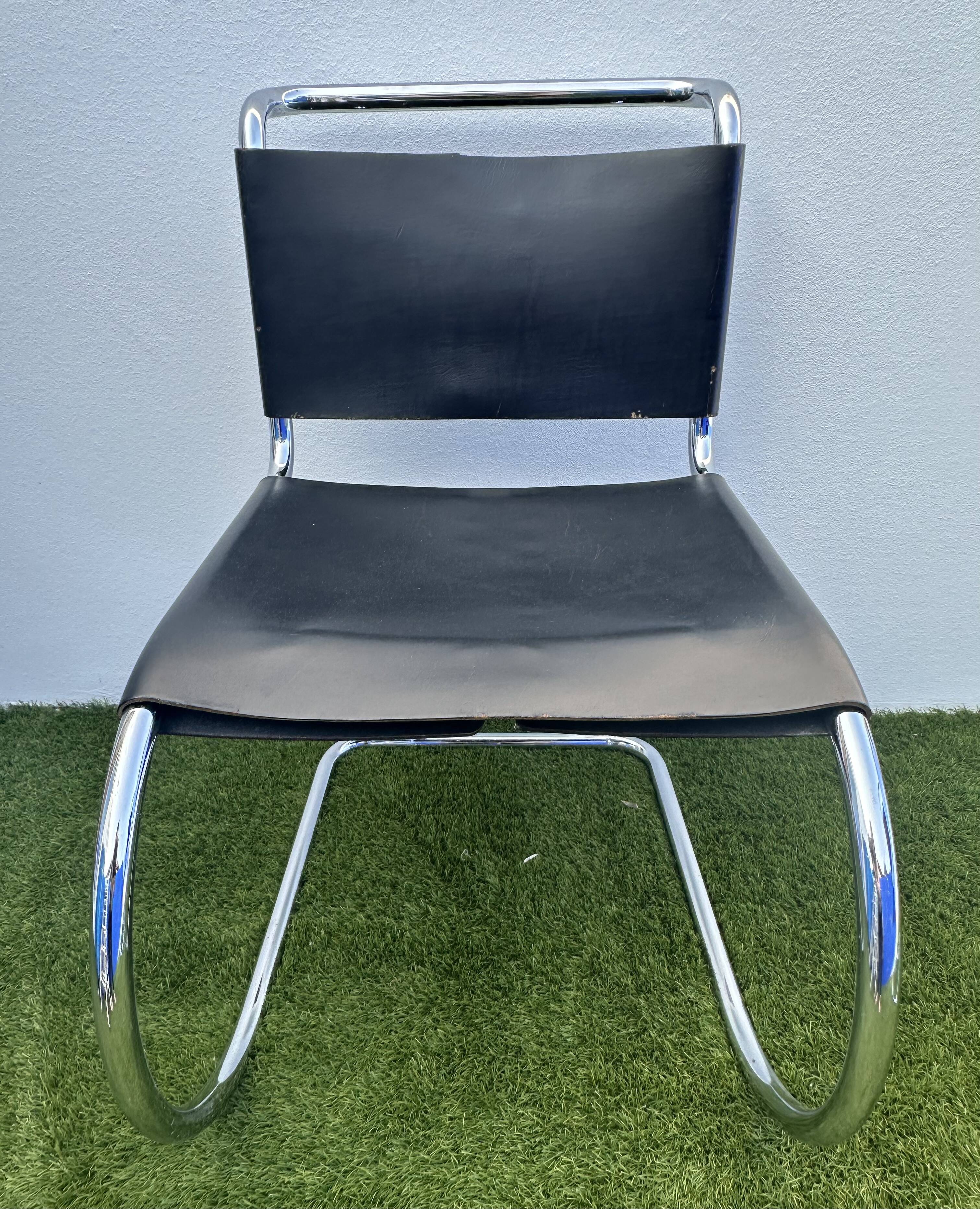 Pair of MR 10 chairs with Mies Van der Rohe laces, Knoll International