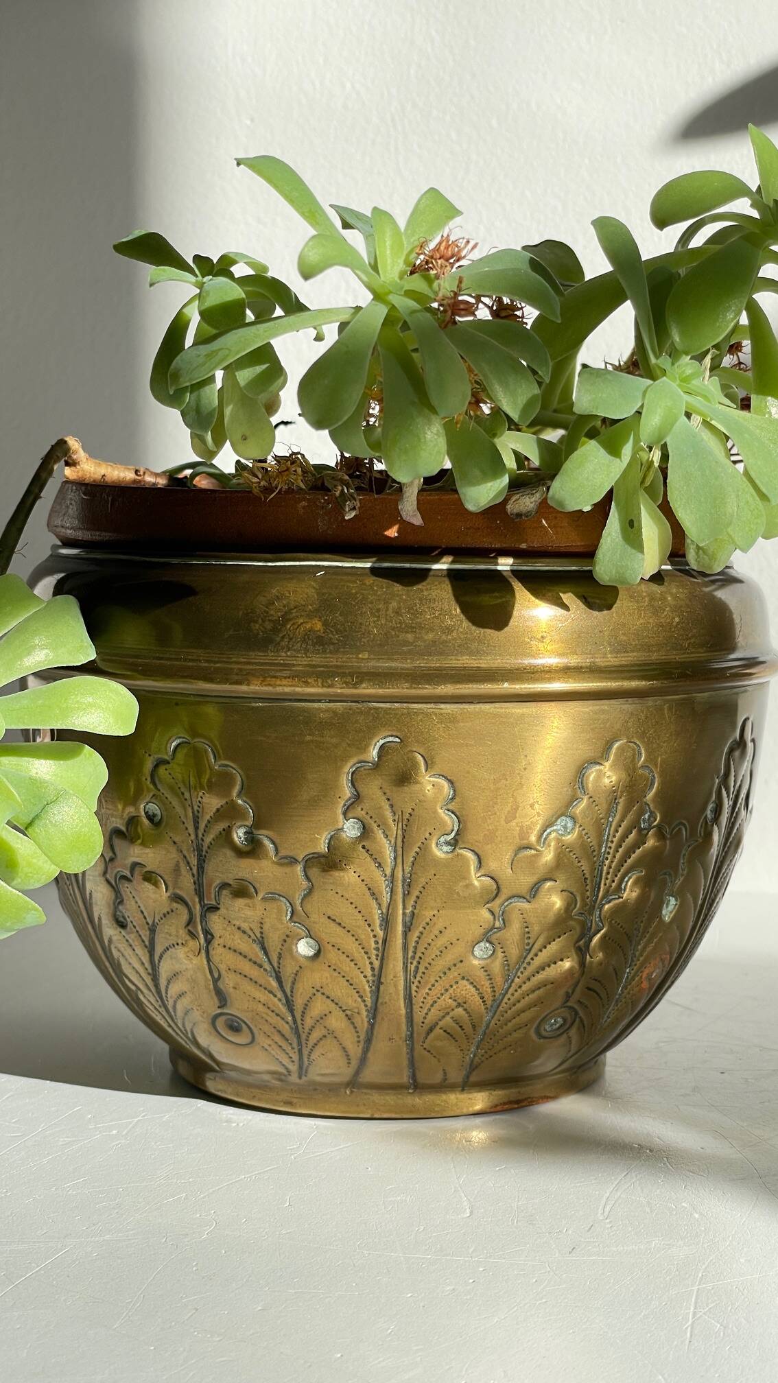 Art nouveau floral decor planter