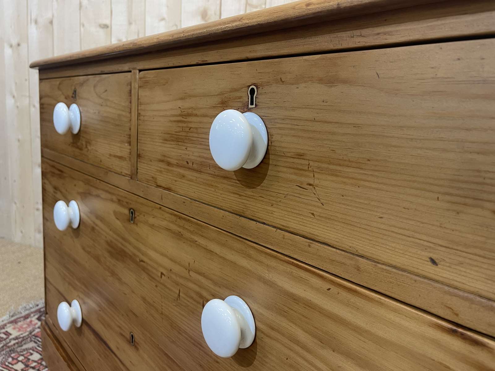 English chest of drawers of the nineteenth century in pitch pin