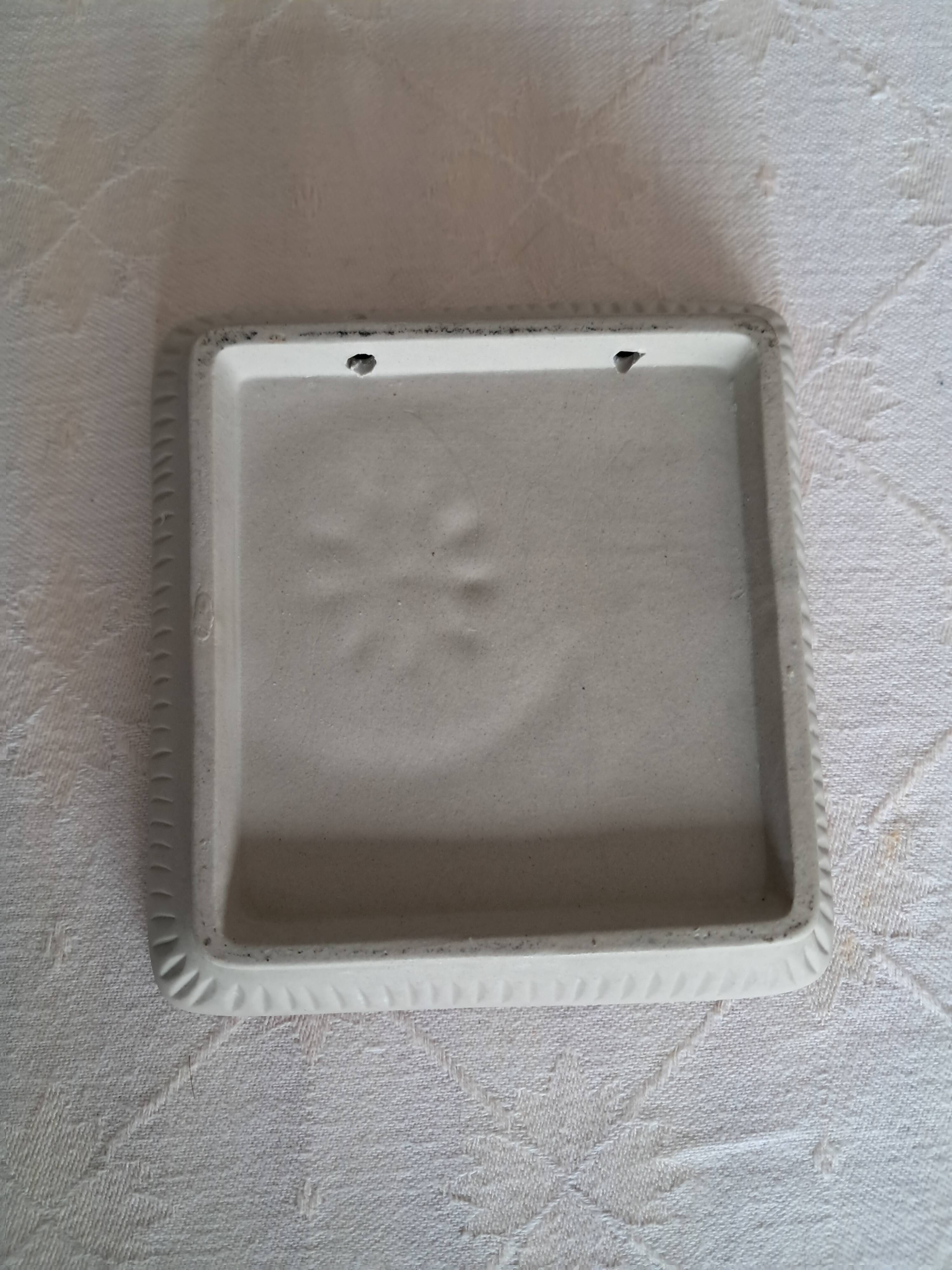 Vintage snail catchall