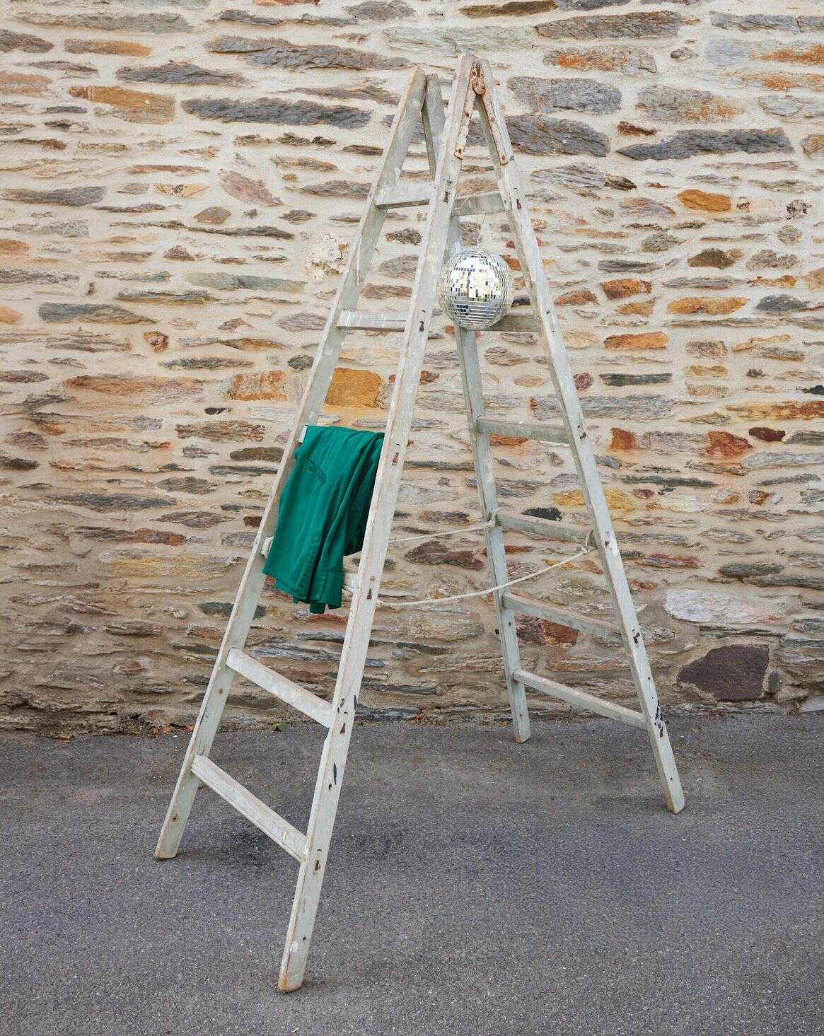 Escabeau de peintre en bois patiné