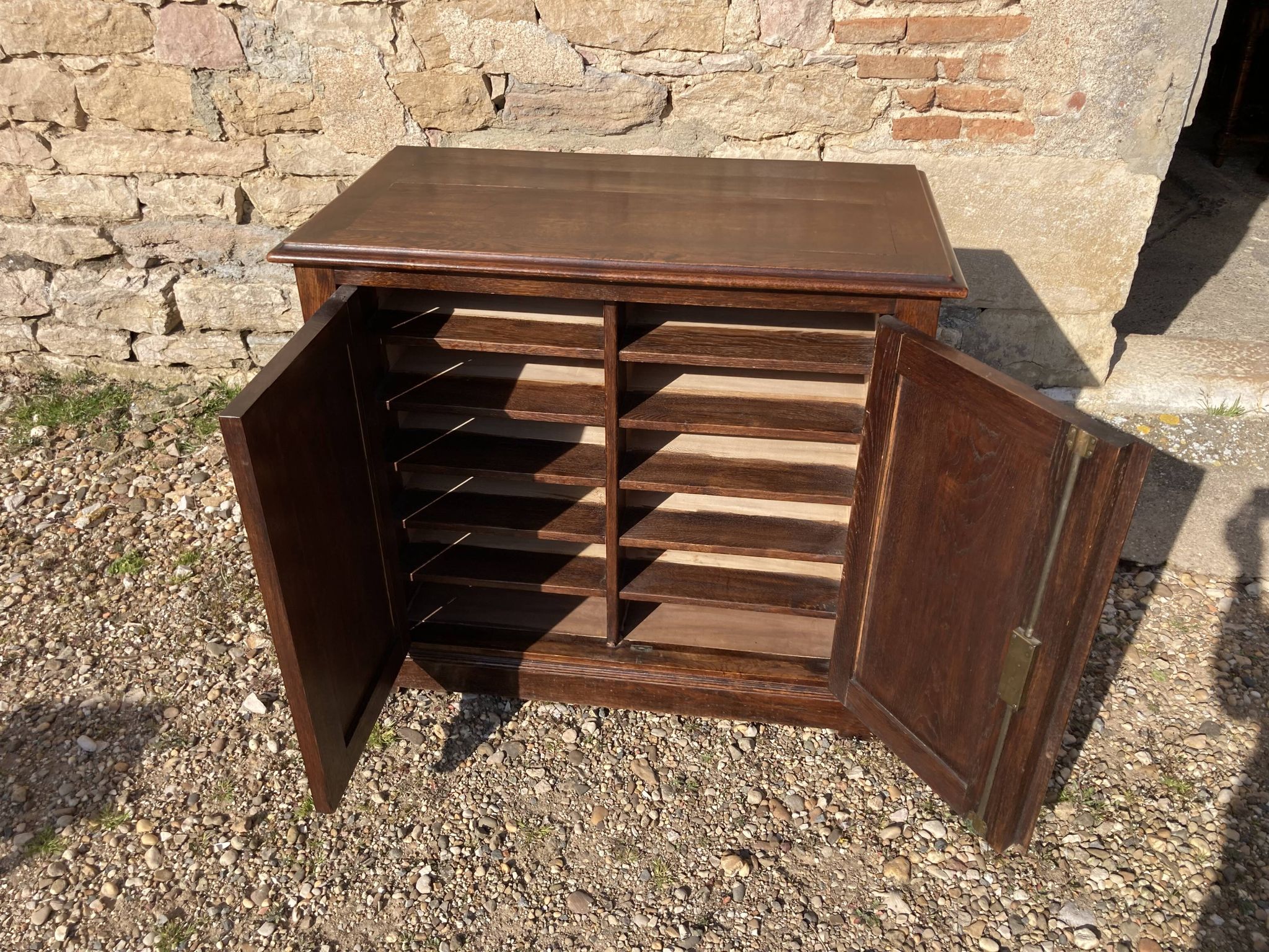 Meuble de métier à casiers