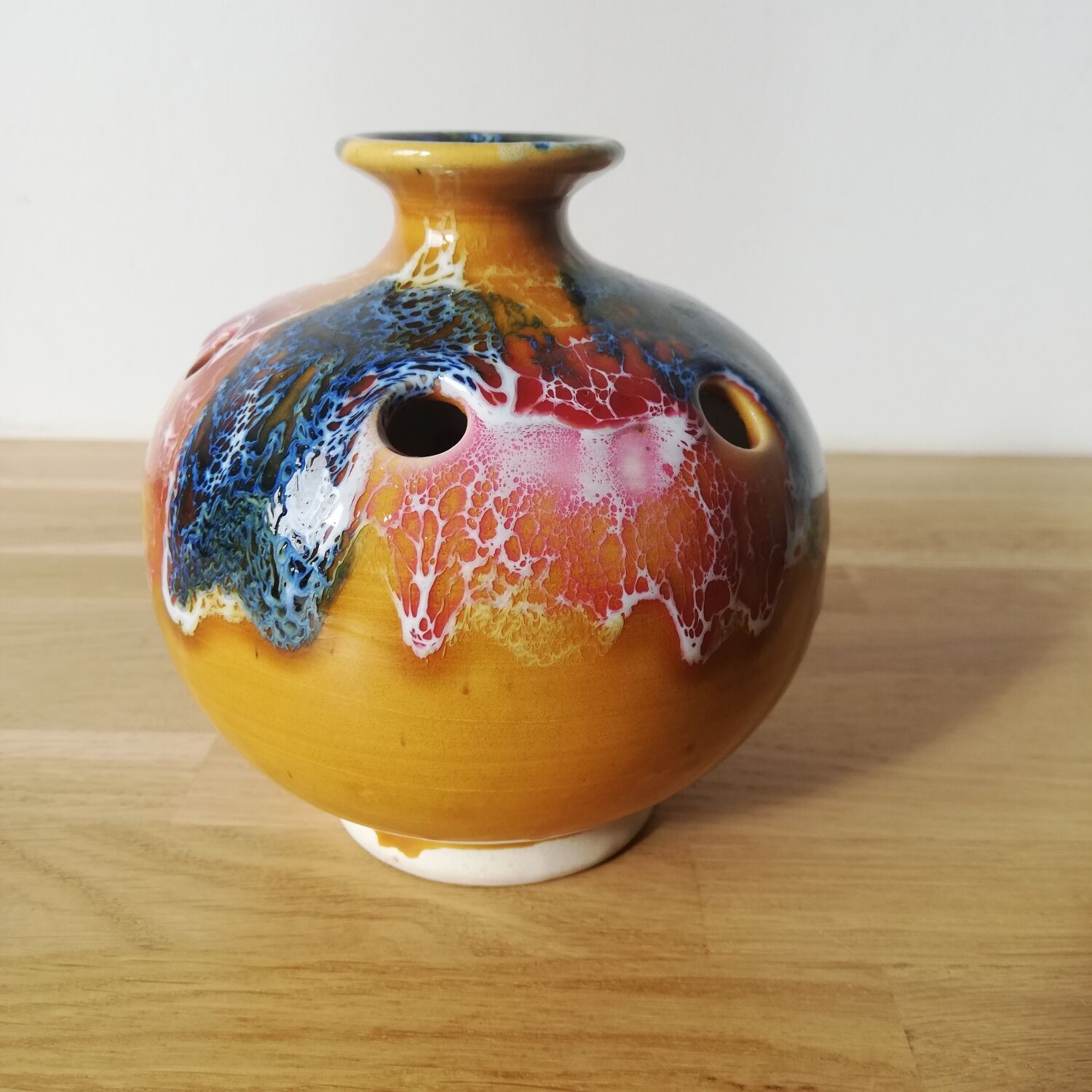 Pique flower vase