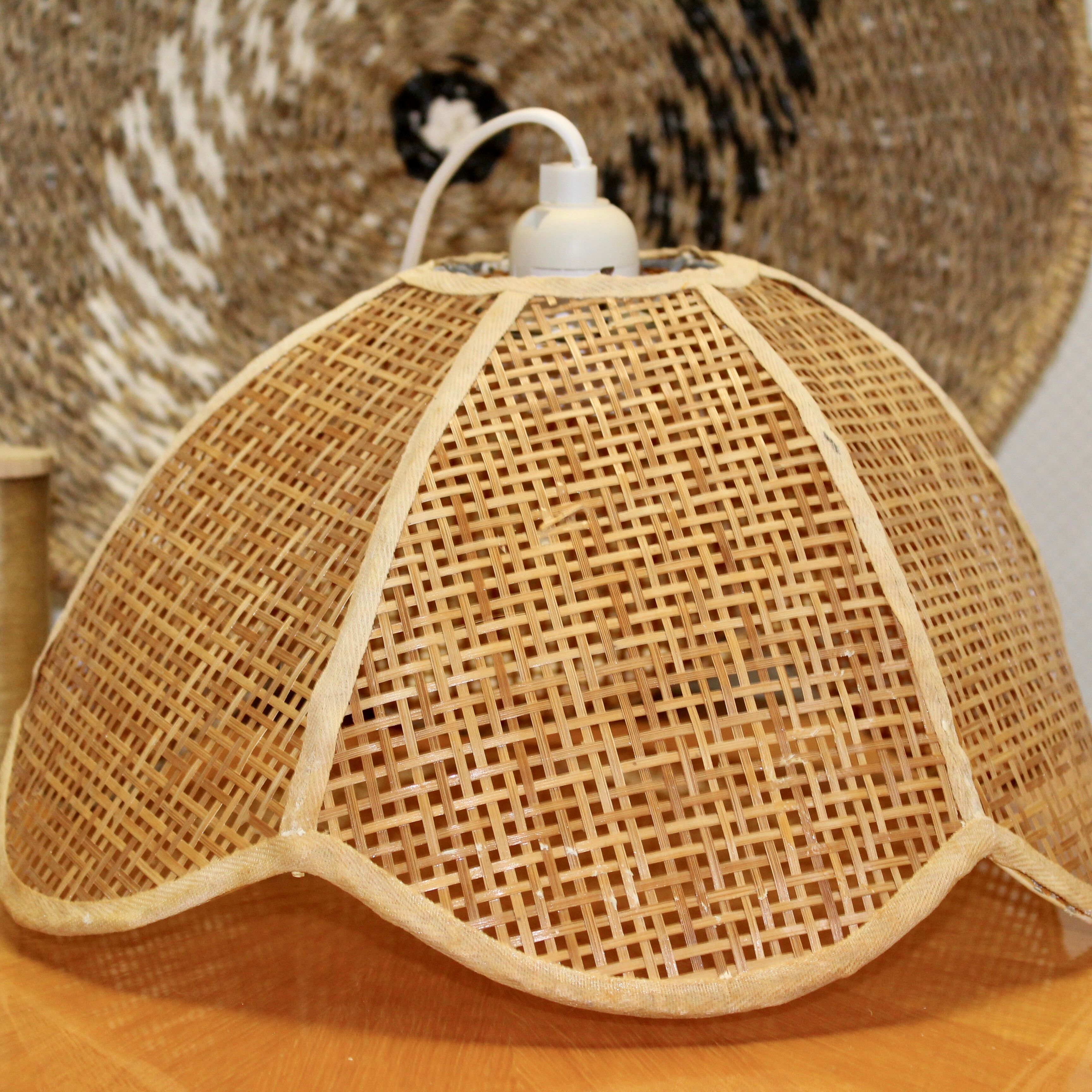 Vintage rattan flower suspension