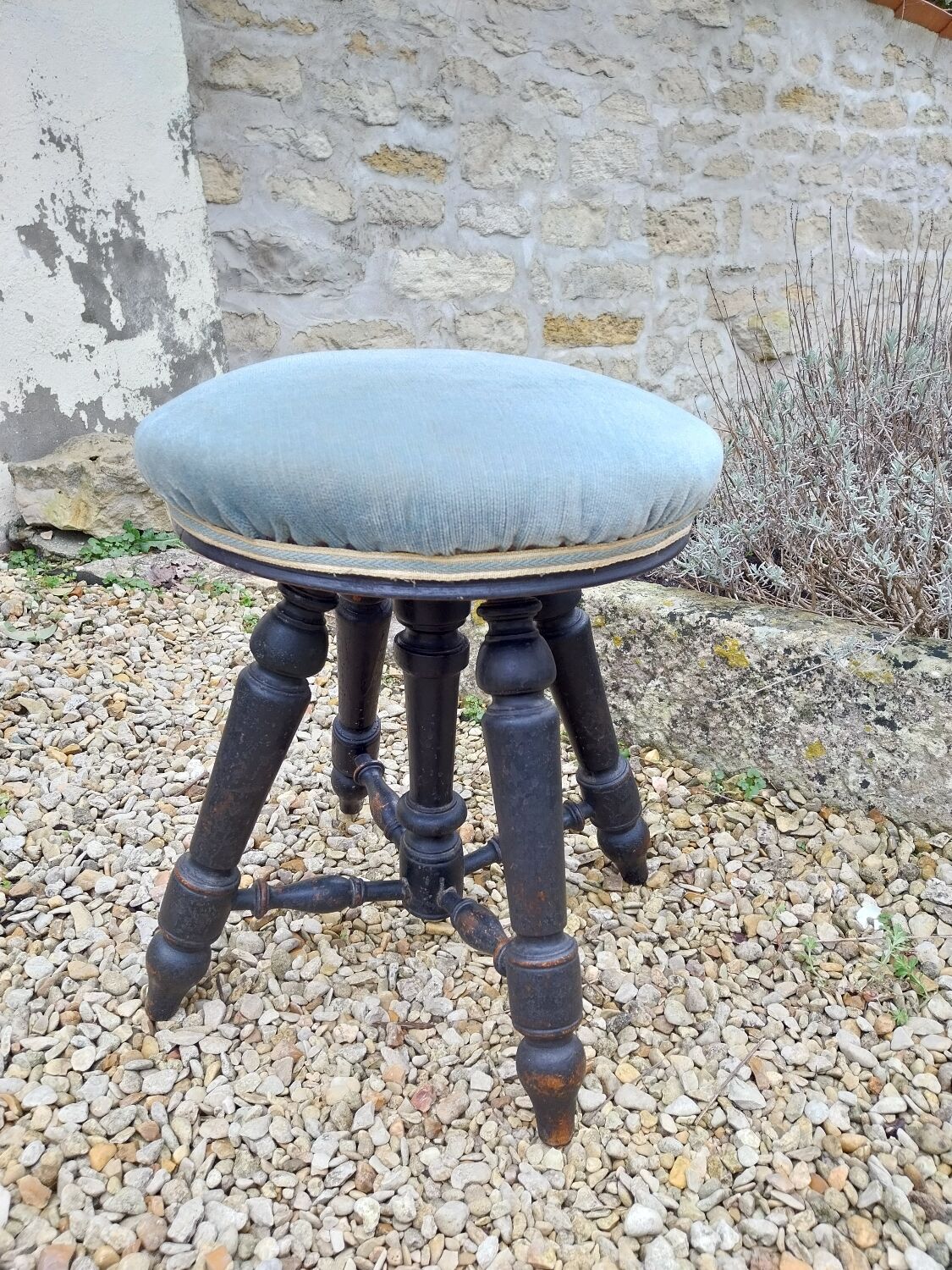 Napoleon III piano stool