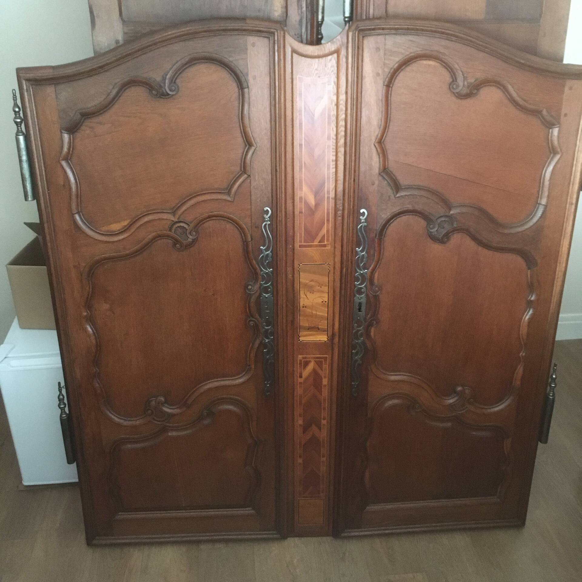 Lorraine wardrobe