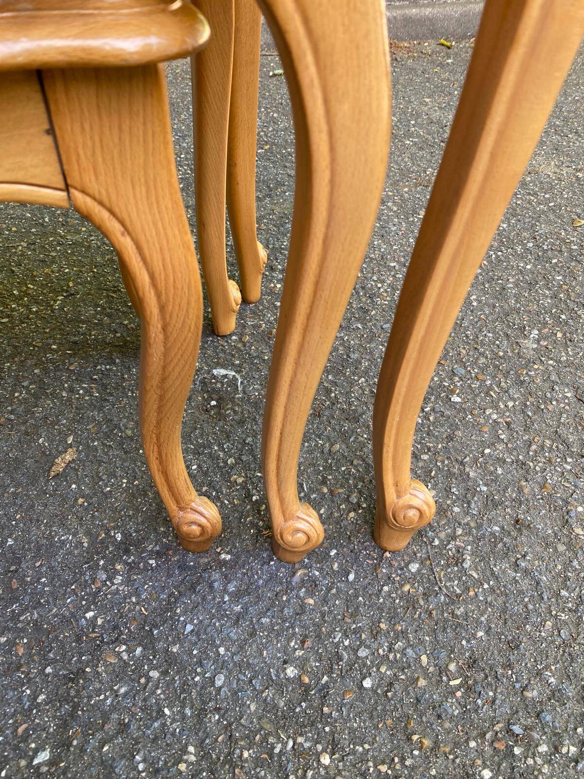 3 tables gigognes Louis XV en chêne massif clair et marqueterie 1950