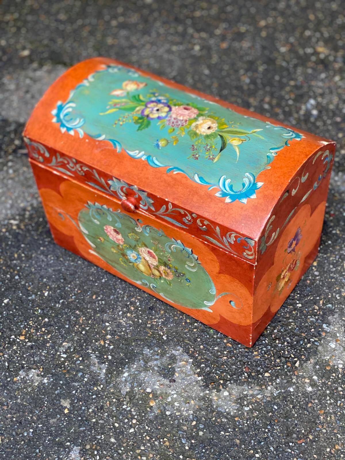 Small Chinese orange wooden flowered jewelry box