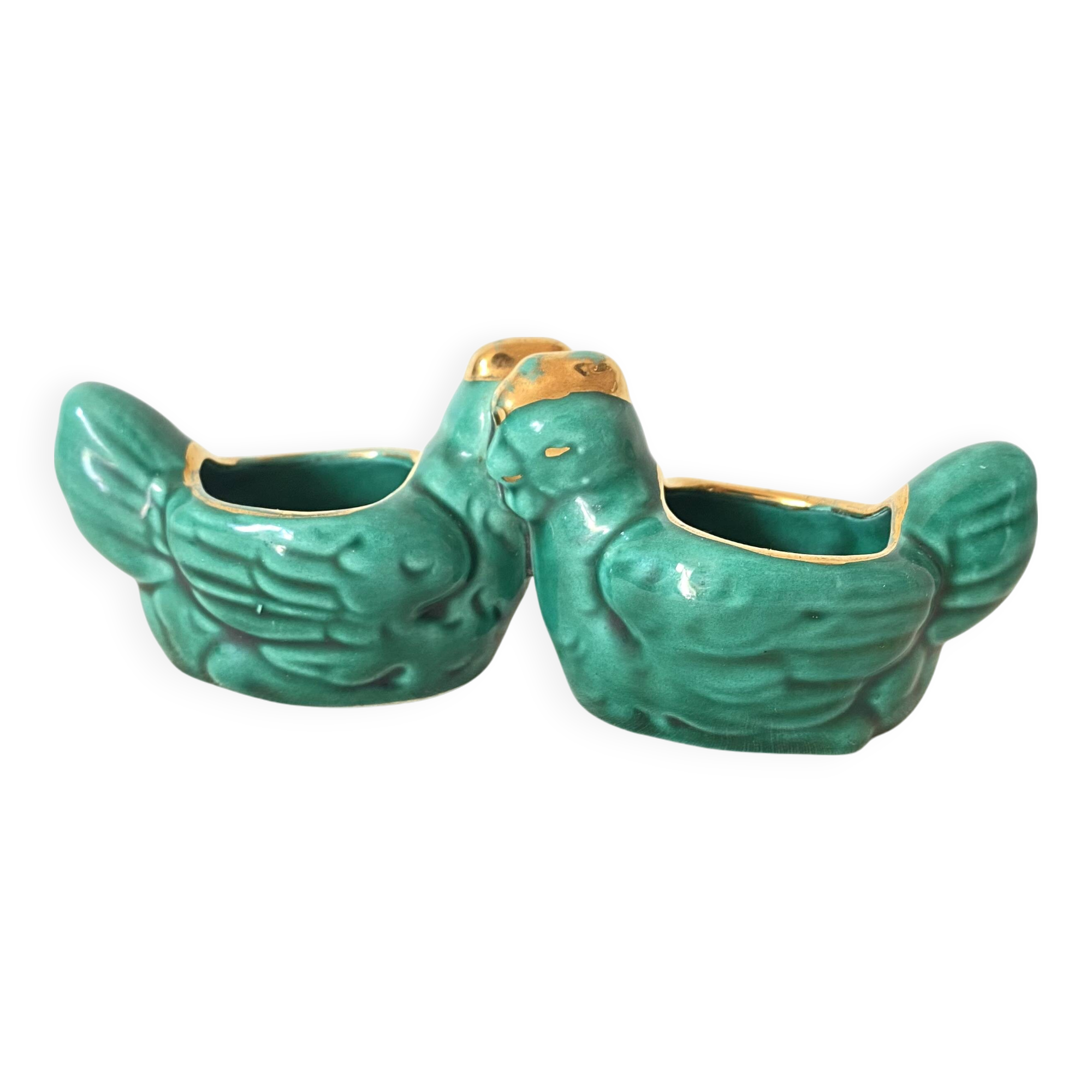 Salt and pepper shakers with chickens in slip