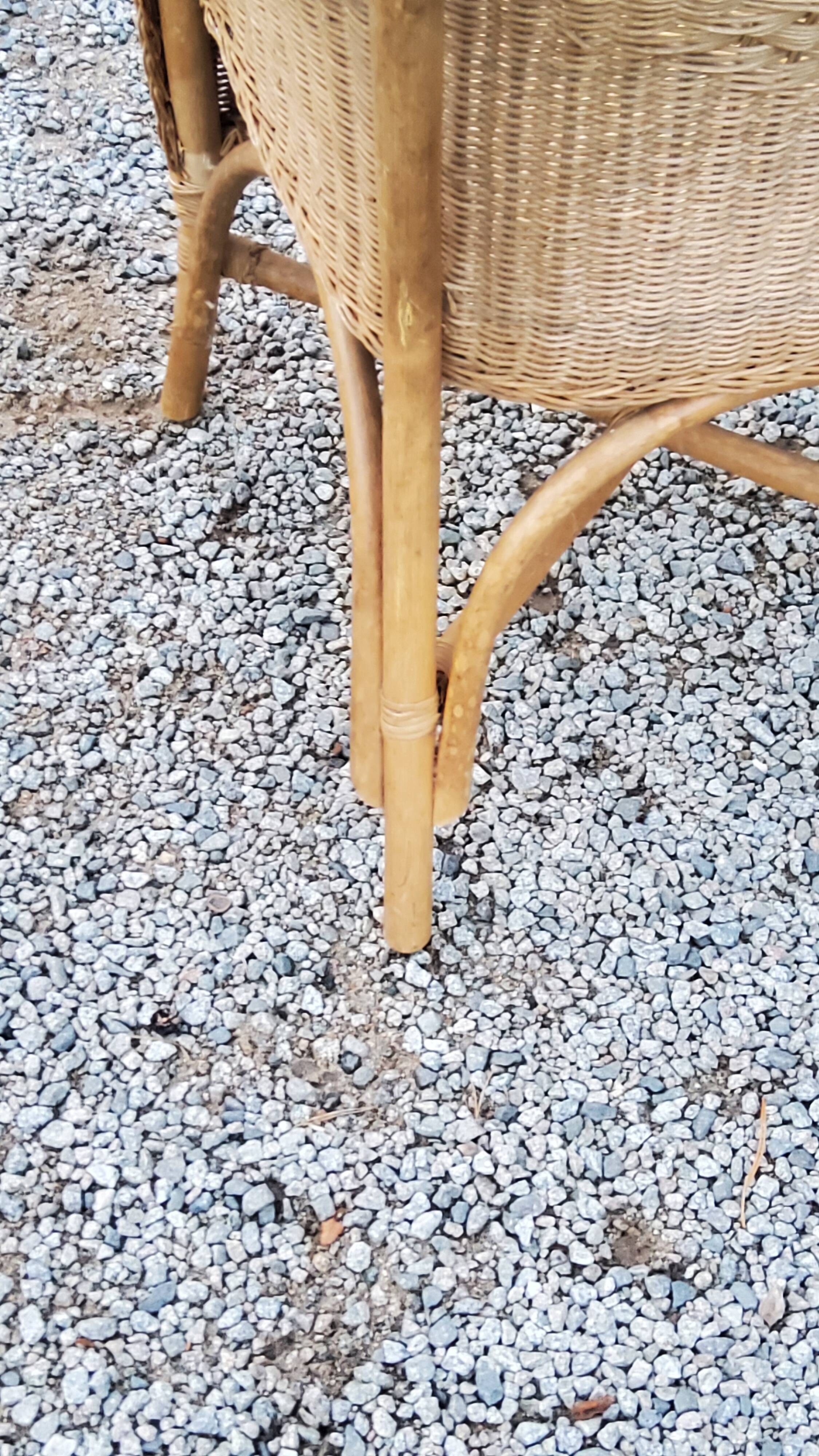 Pair of armchairs and bench in rattan and bamboo from the 60s/70s