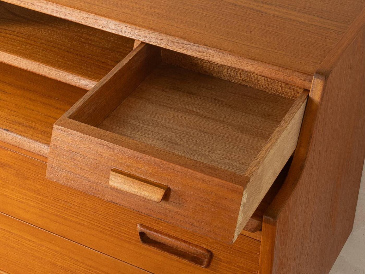 1960s bureau, Arne Wahl Iversen