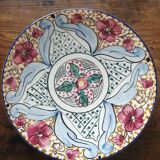 Assiette en céramique et faïence