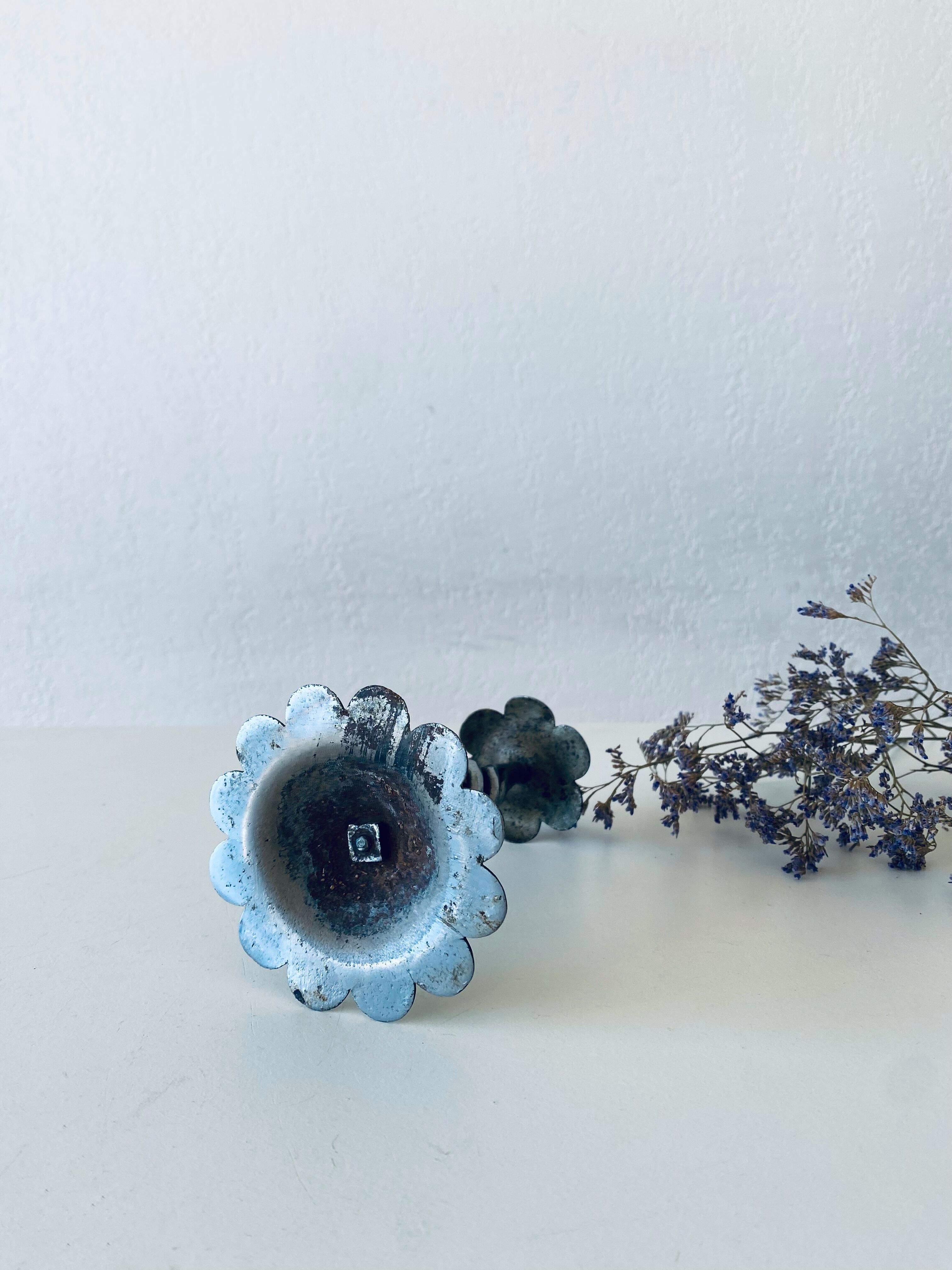 Iron flower candle holder