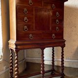 Cabinet in walnut of the nineteenth century