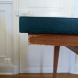 Extendable dining table