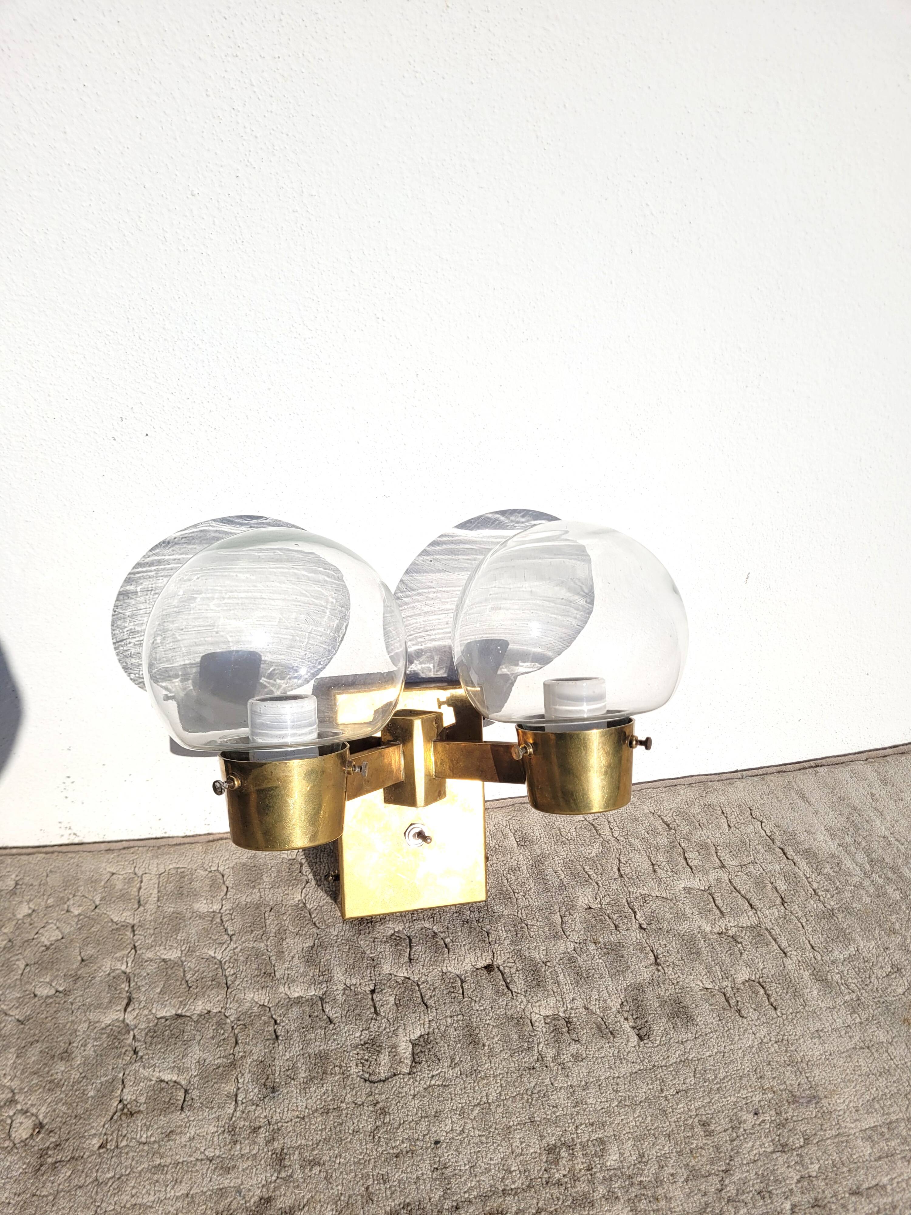 Antique brass wall lamp