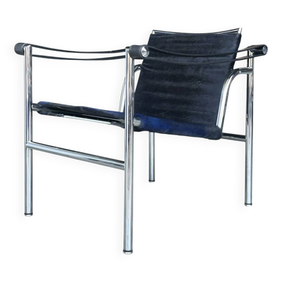 Fauteuil en peau de poney bleu et noir LC1 par Le Corbusier et al pour Cassina 1990