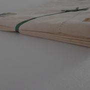 Parure de drap brodée, ancienne