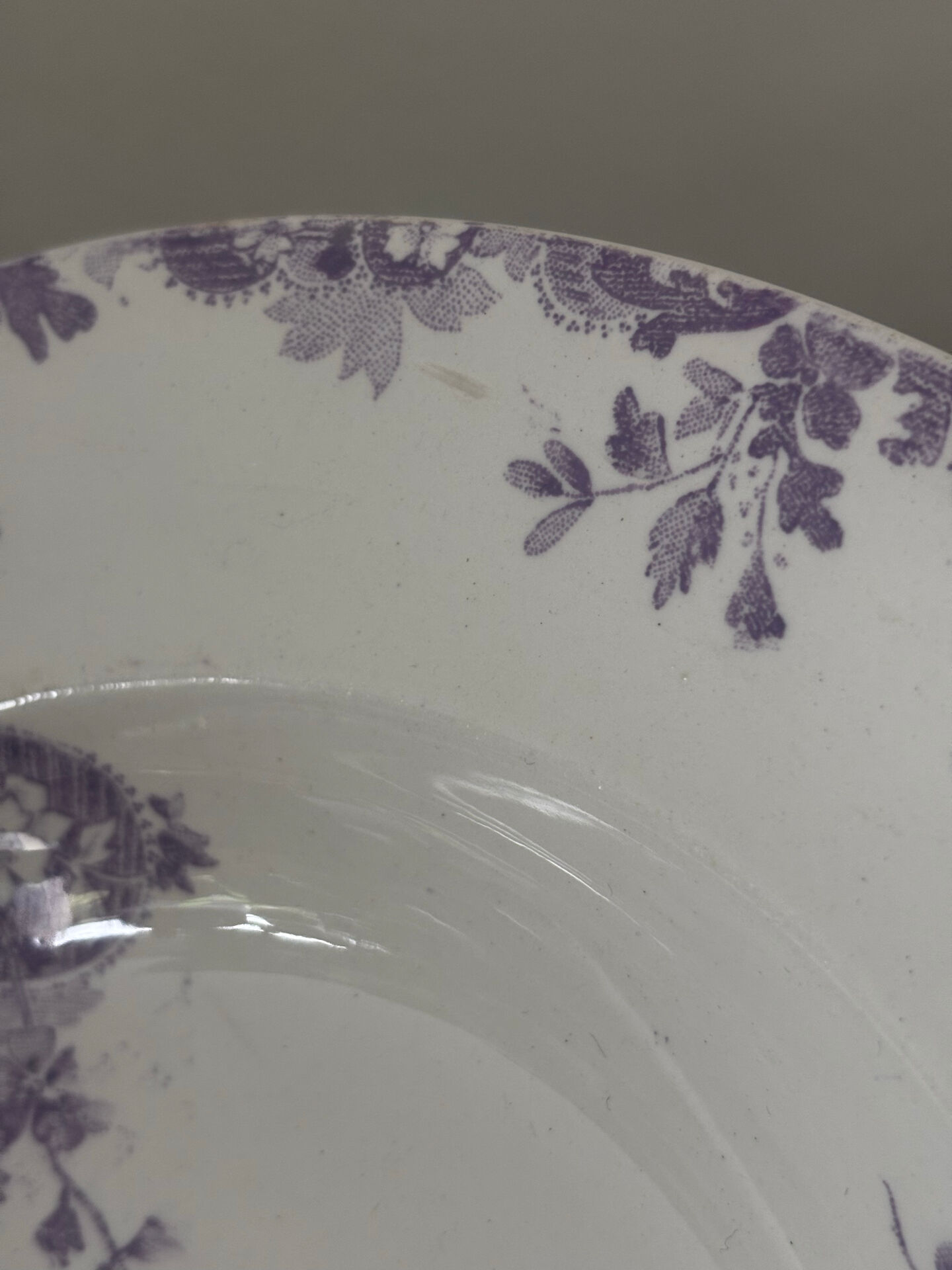 Assiette creuse ancienne Longwy Hanoï