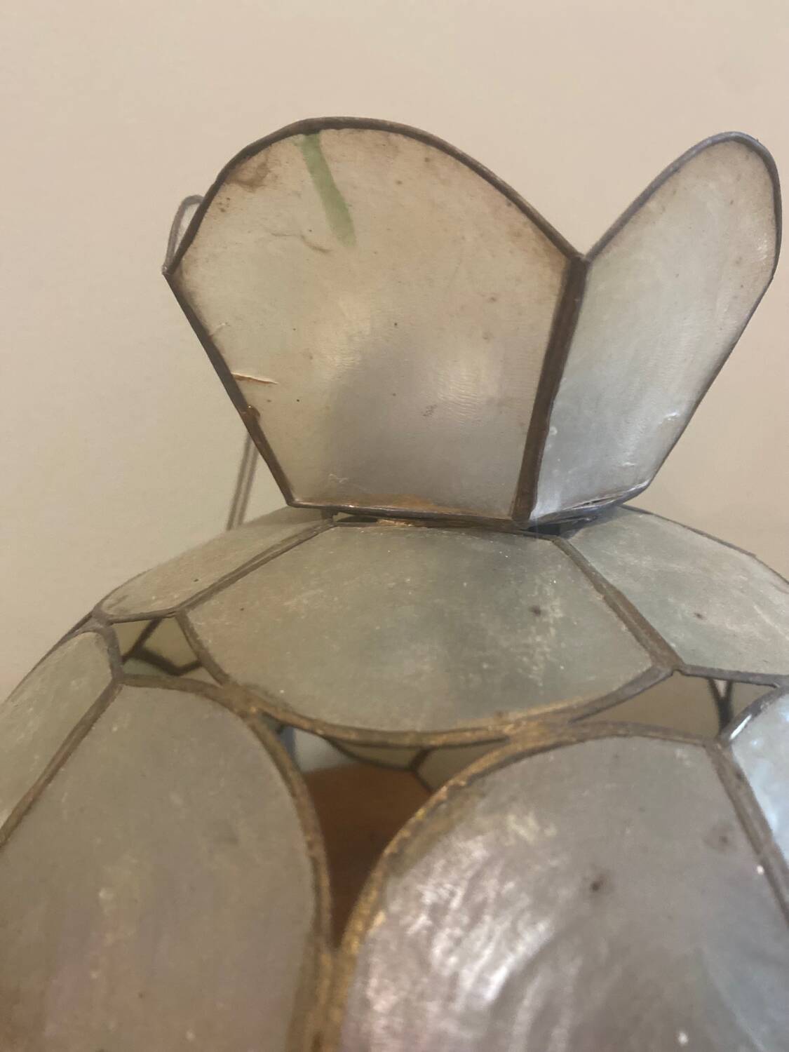 Mother-of-pearl pendant