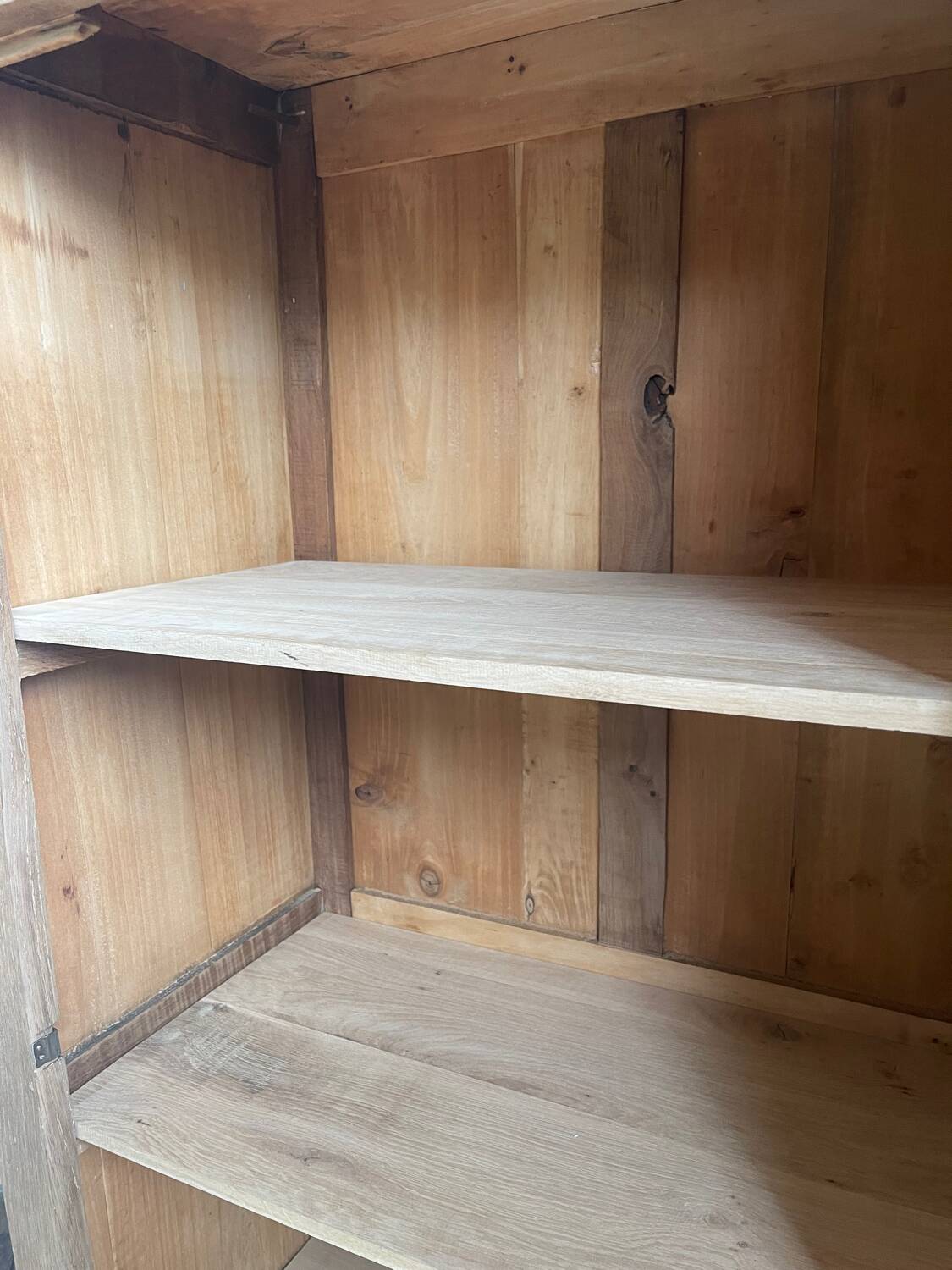 Wardrobe / bonnetière