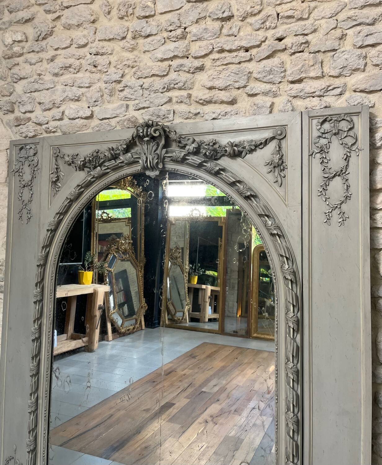 Important woodwork, 176.5cm/158cm 19th century fireplace mirror, quilted glass, parquet on the back.