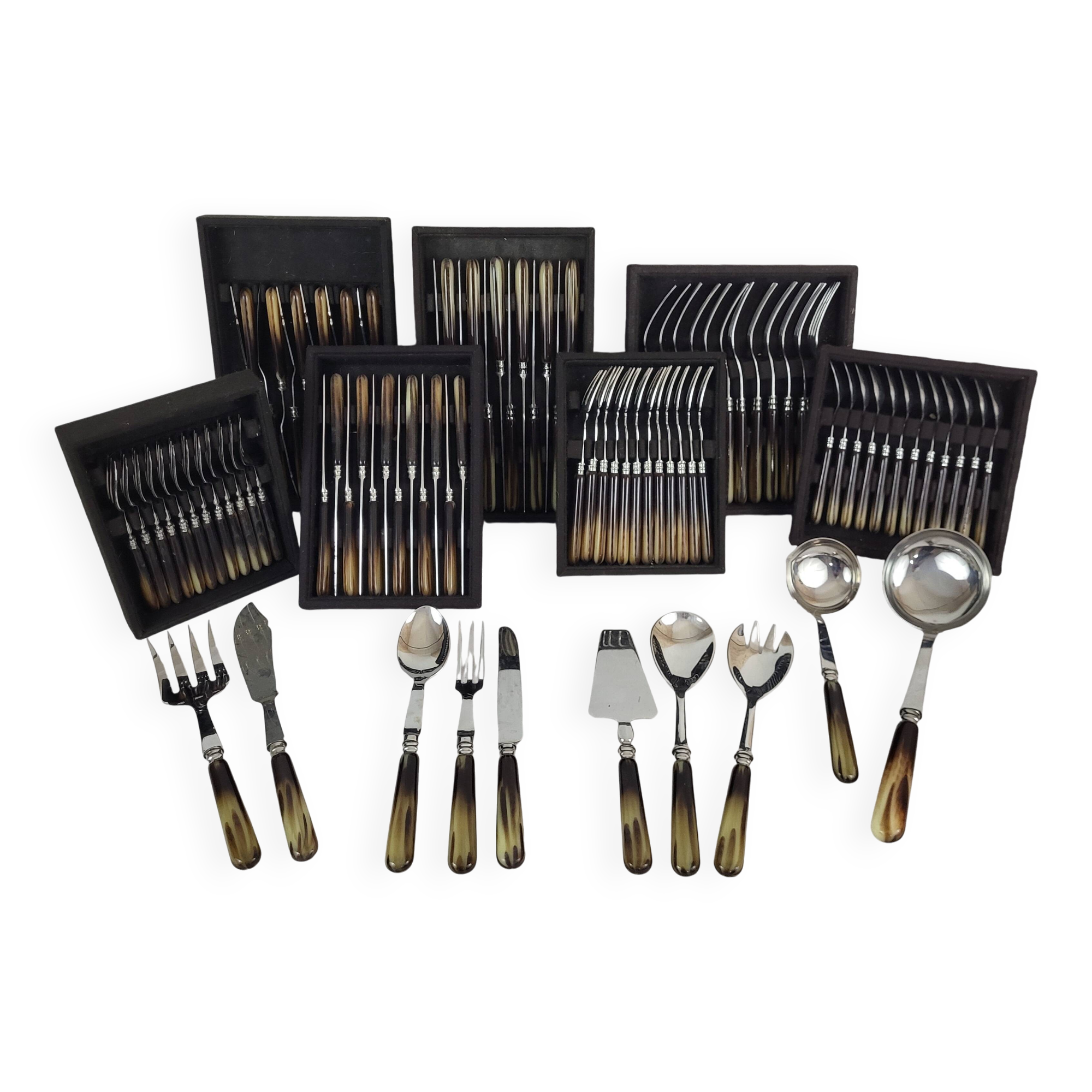 105 piece cutlery set