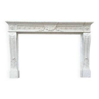 Cheminée De Style Louis XVI En Marbre De Carrare Très Finement Sculptée Ver