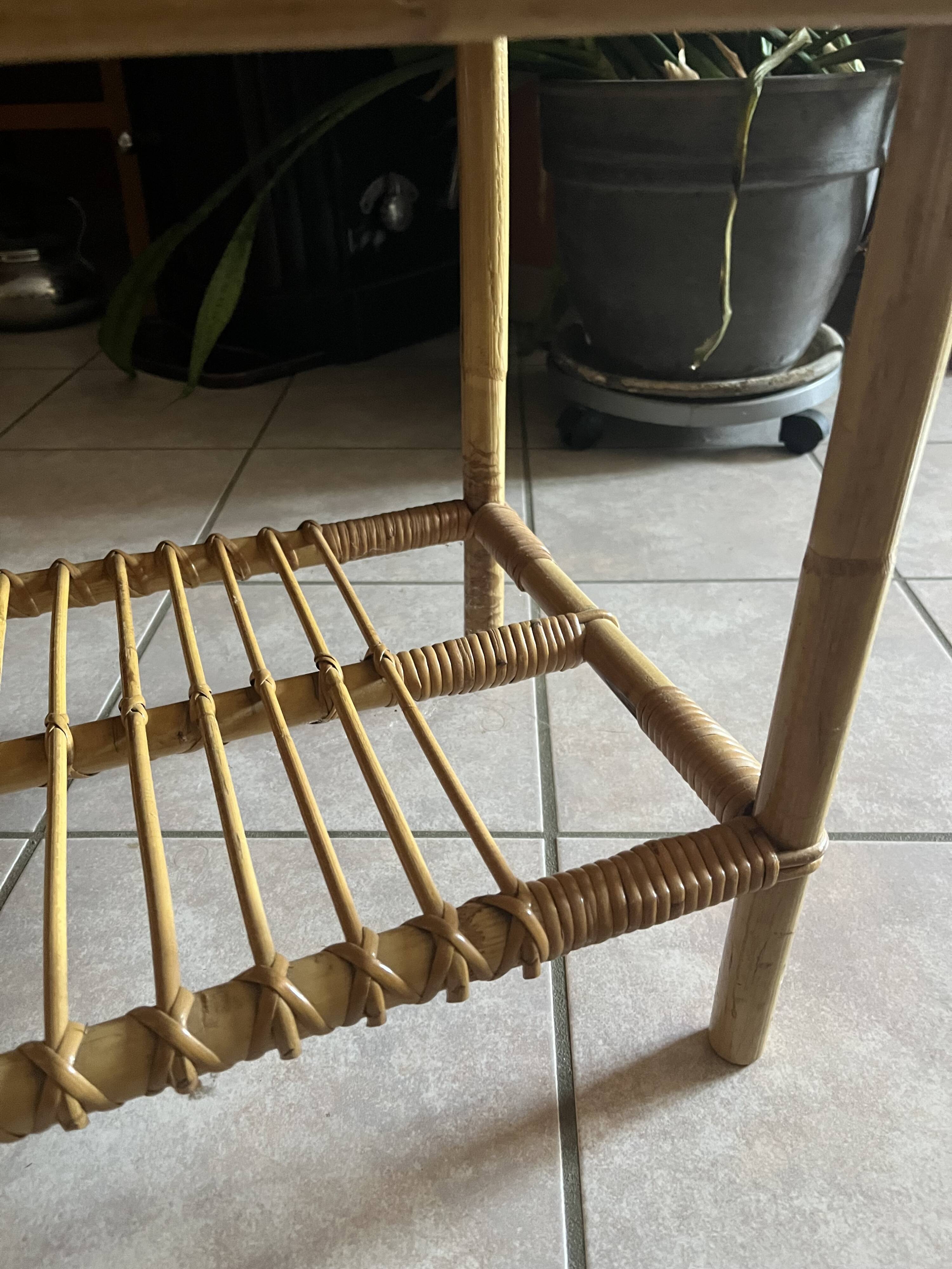 Table basse en bambou et rotin
