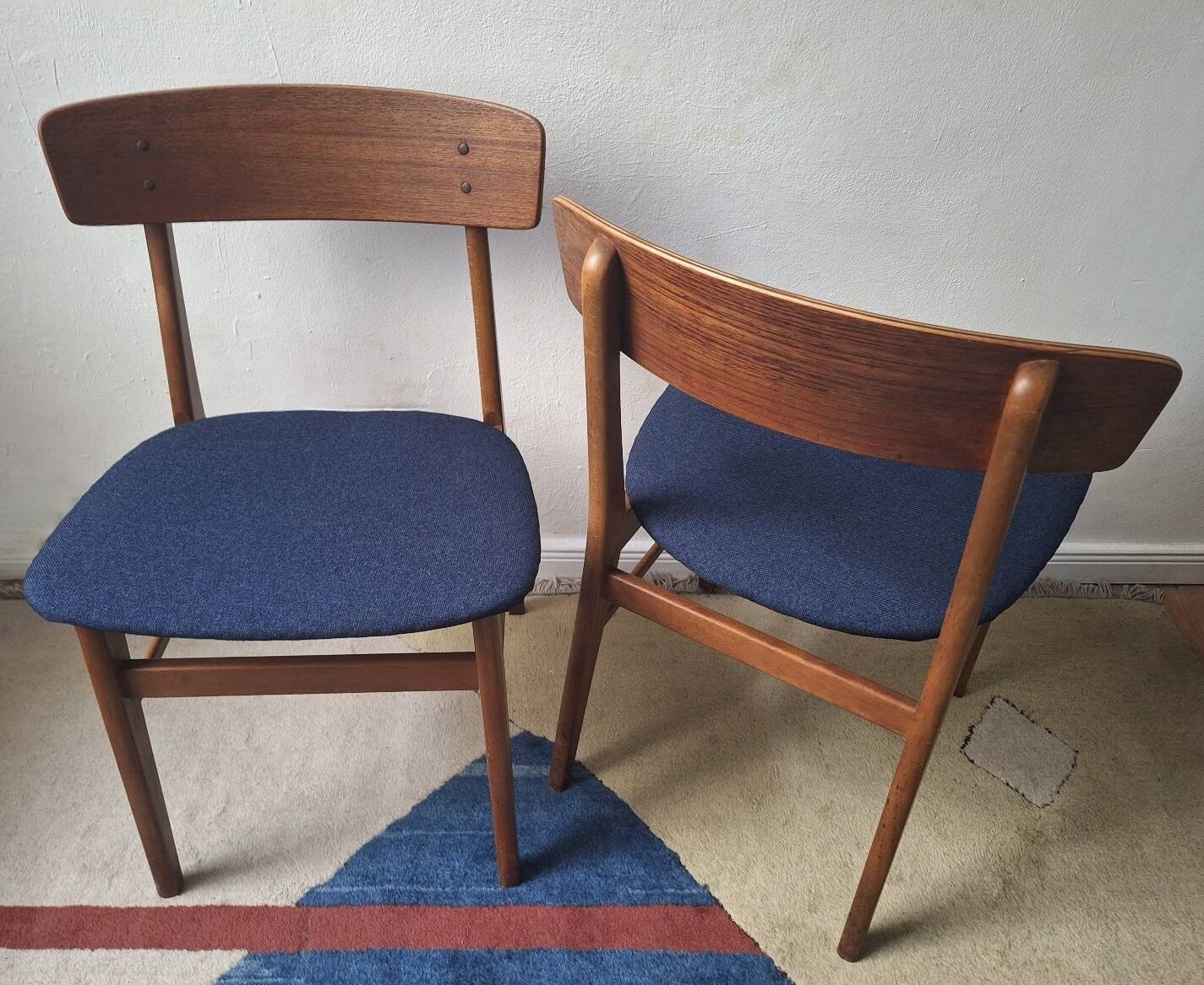 Paire de chaises de salle à manger en teck de style mid-century par Farstrup Mobler, Danemark, années 1960.