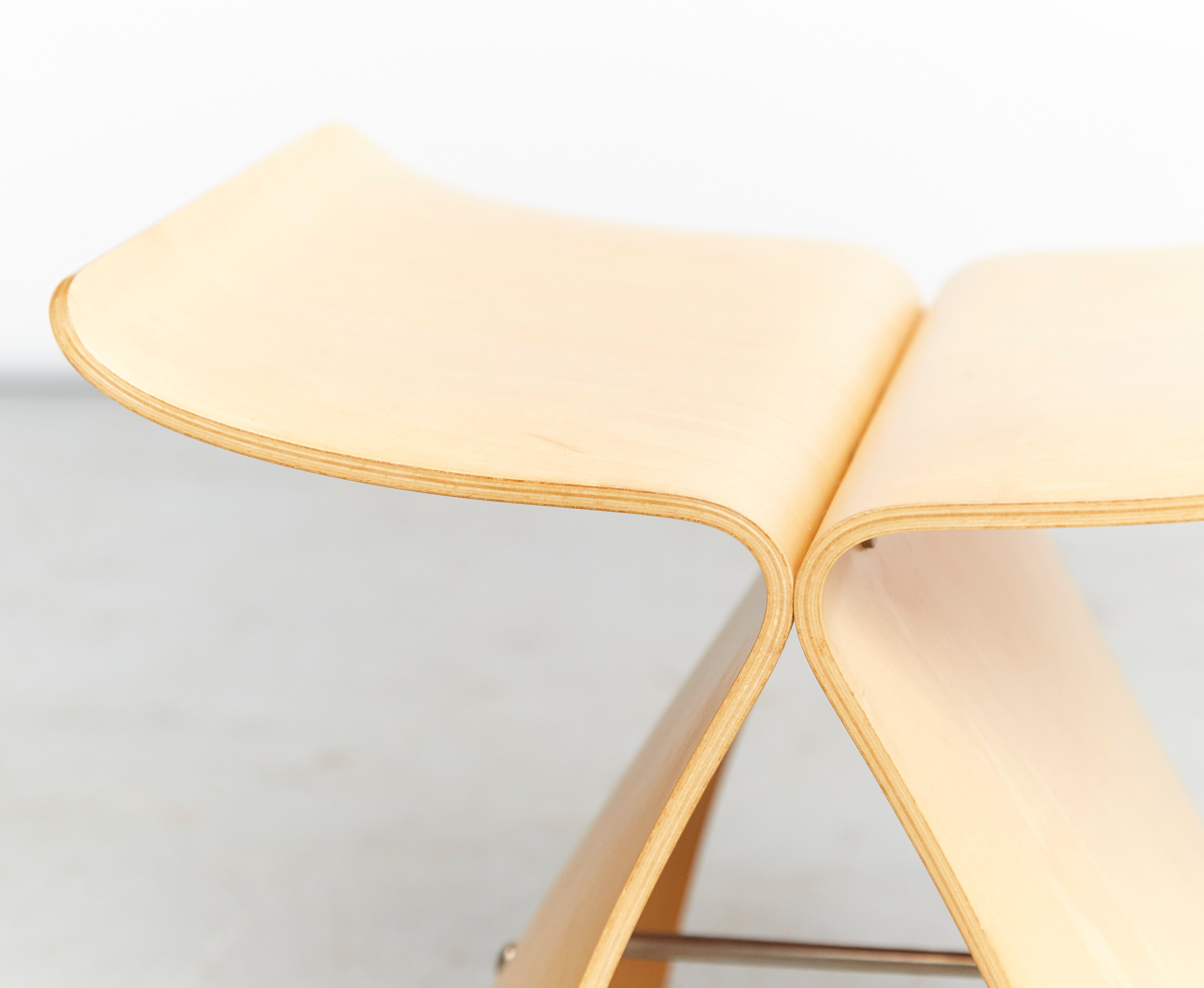 Tabouret Butterfly Sori Yanagi pour Vitra