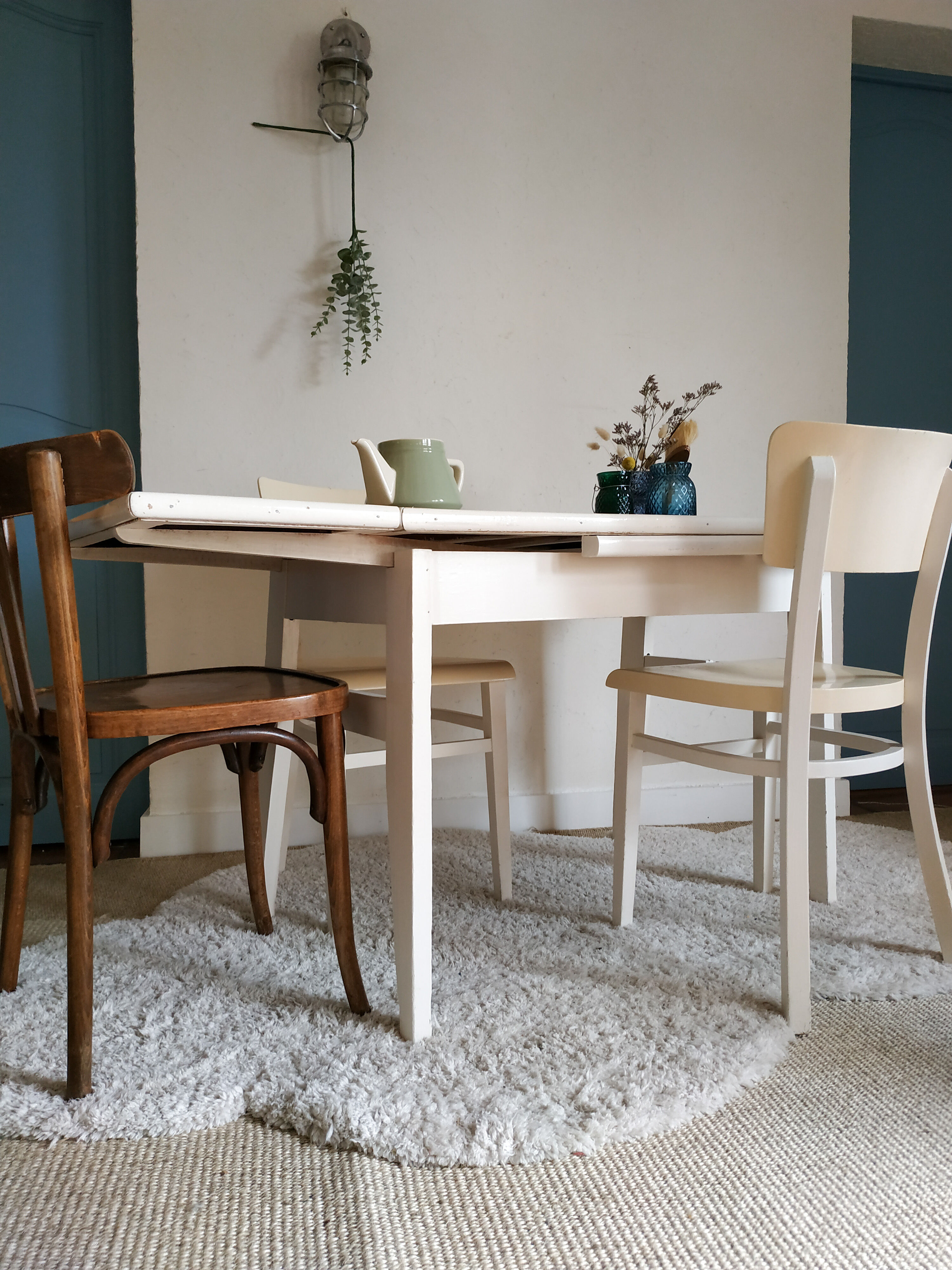 Set old wooden table with extension cords and 2 Thonet chairs