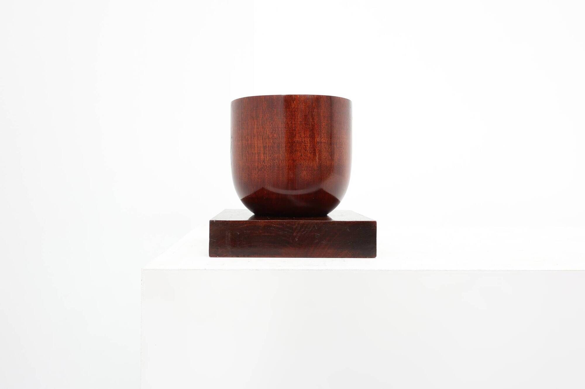 Lampe Art déco sculpturale en bois avec éclairage sur base carrée, vers 1920