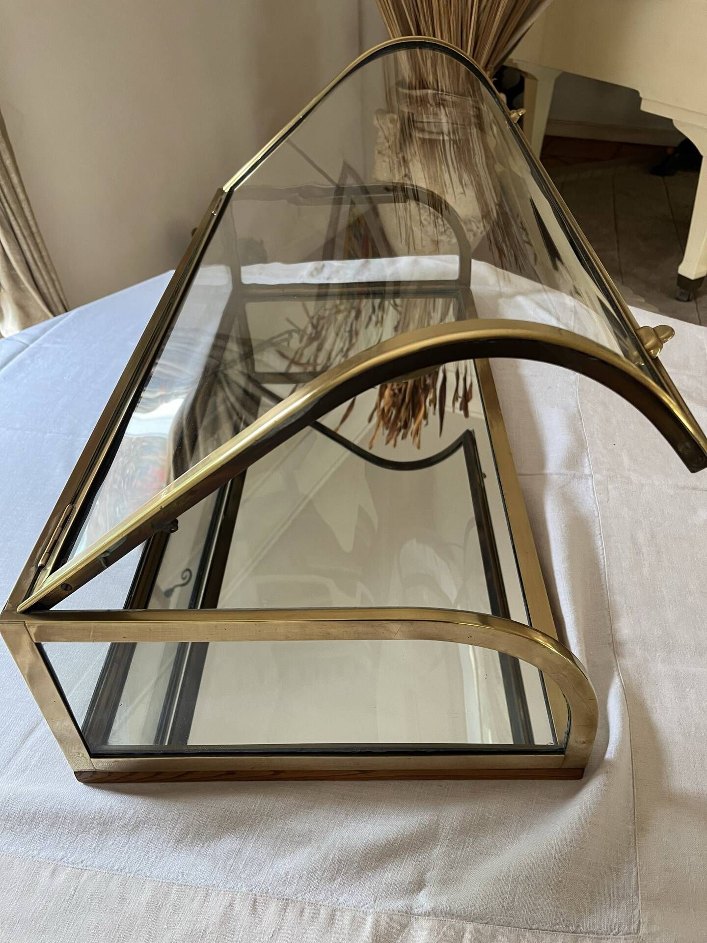 Vitrine bombé de confiseur