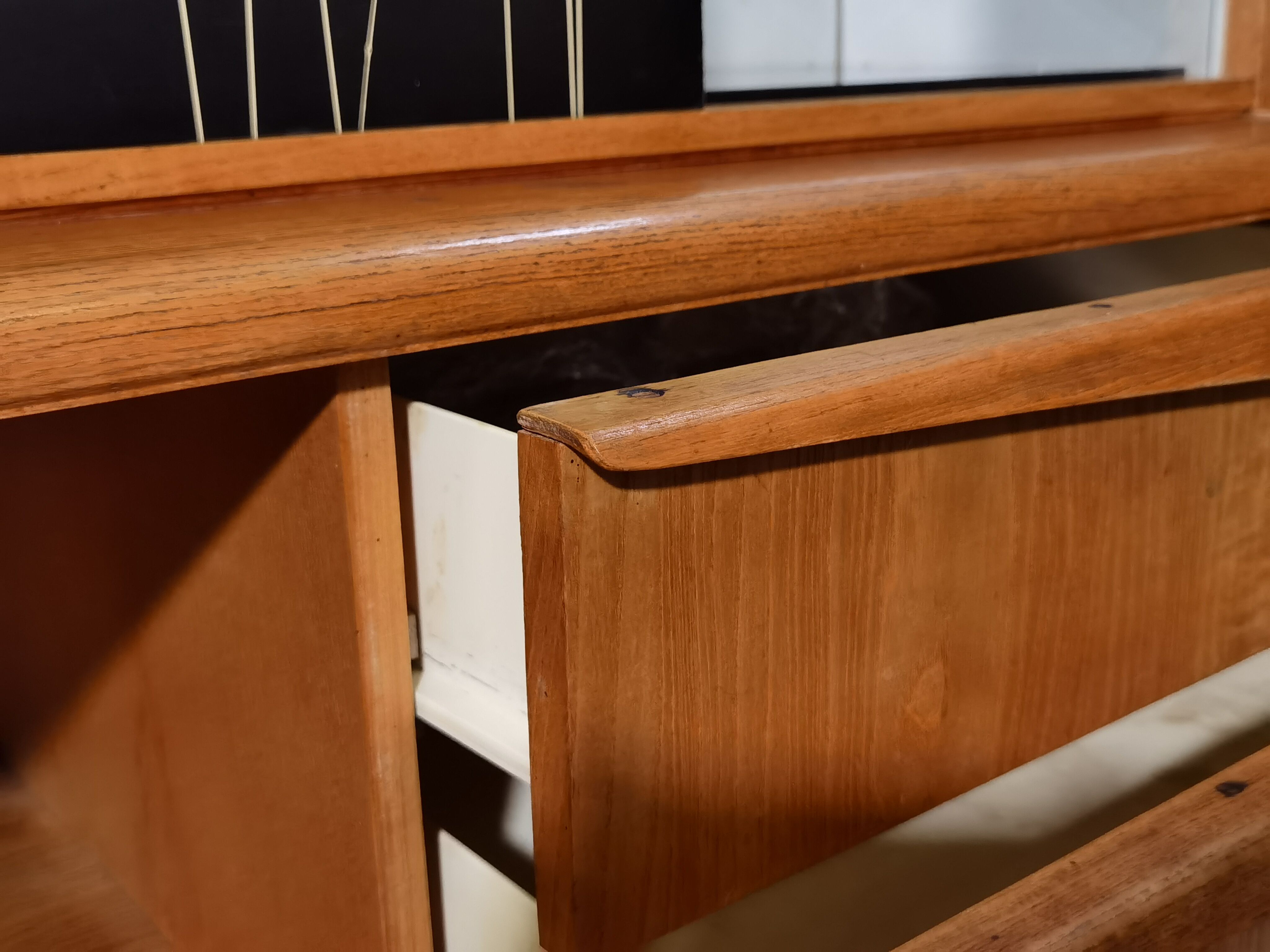 Buffet U372/386 by B Landsman and H Nepožitek for Jitona Soběslav