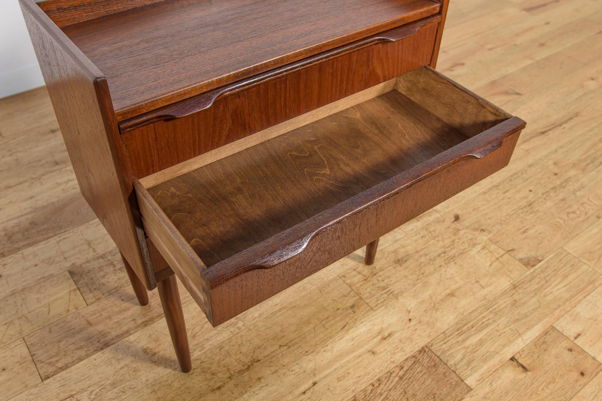 Small teak chest of drawers from the 1960s by Henning Jørgensen for Fredericia.